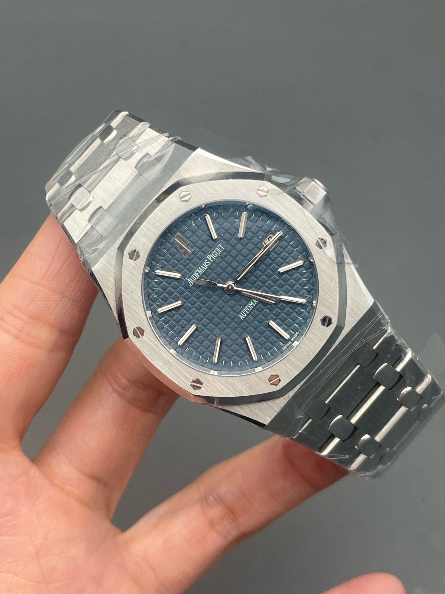 Audemars Piguet 15300ST.OO.1220ST.02 detail 1