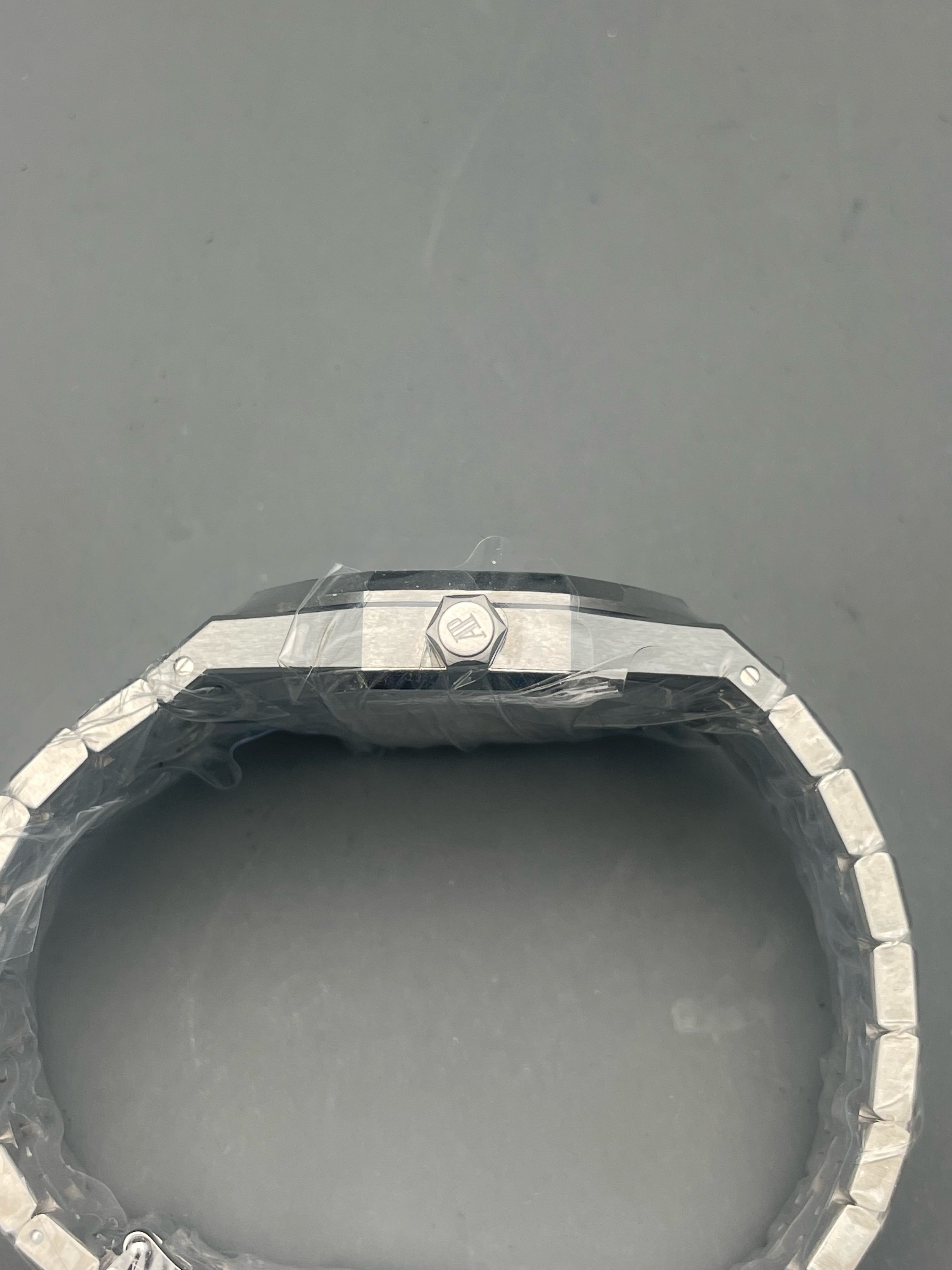 Audemars Piguet 15300ST.OO.1220ST.02 detail 3