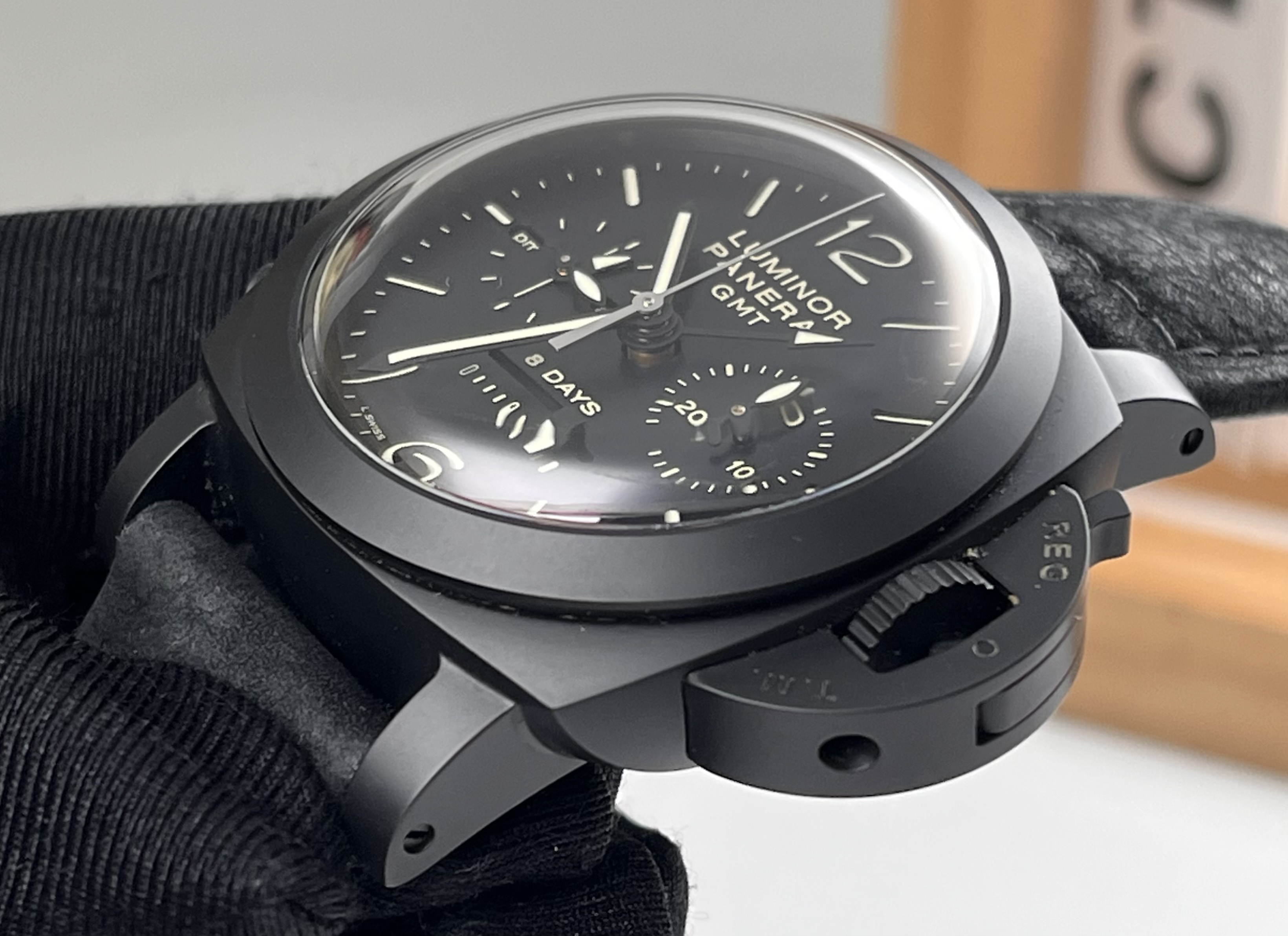 Panerai PAM00317 detail 4