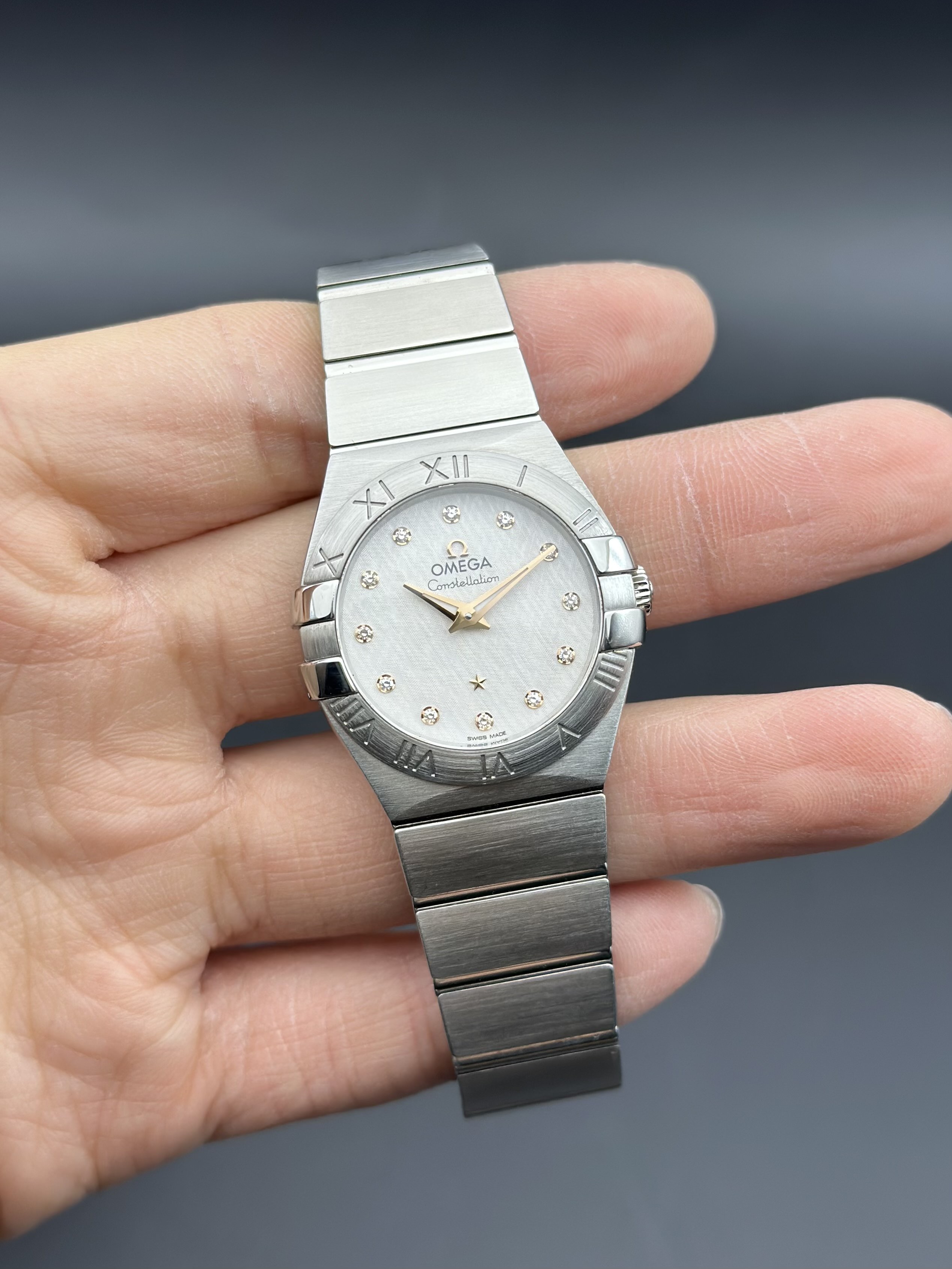 Omega 123.10.27.60.52.001 detail 1