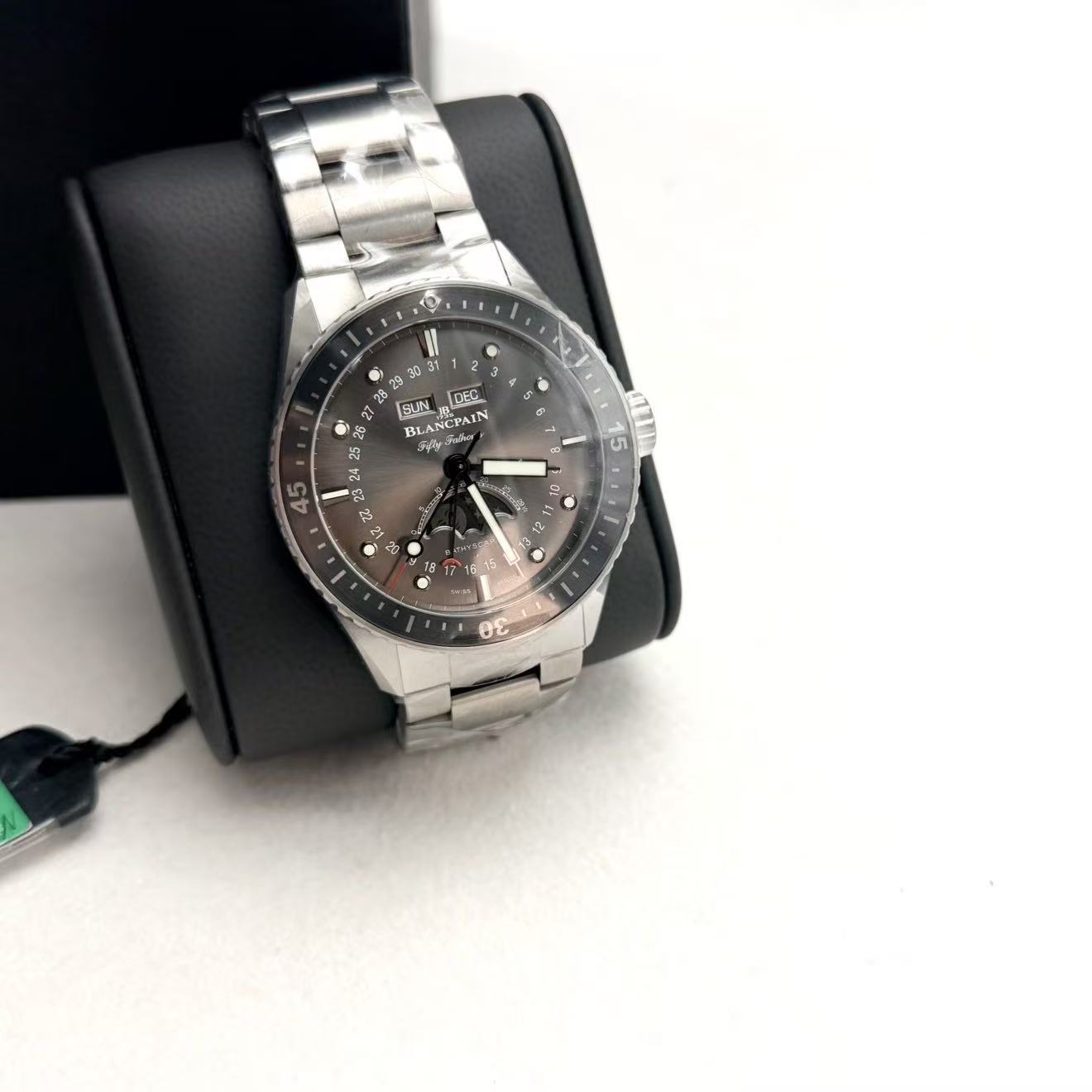 Blancpain 5054 1210 98S detail 1