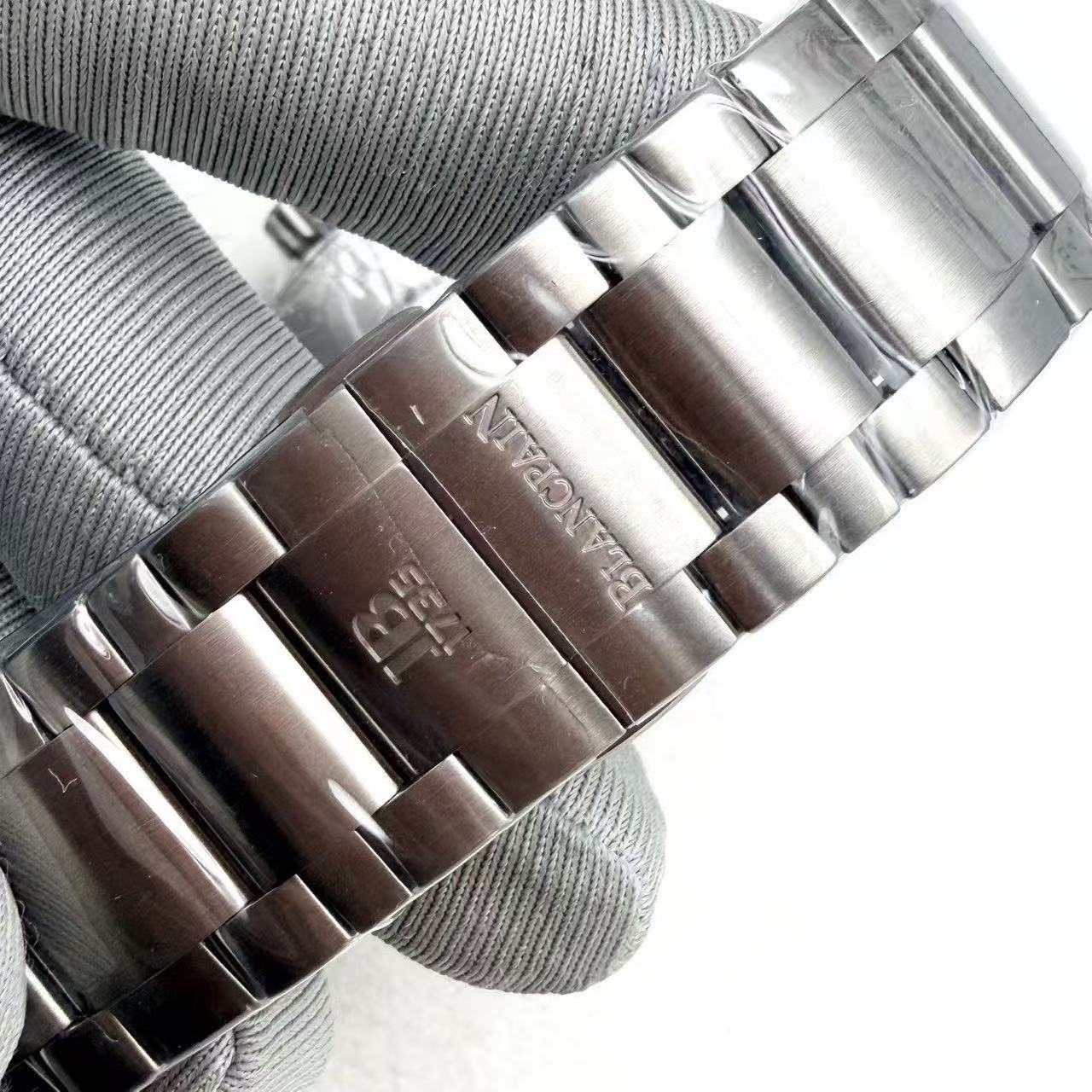 Blancpain 5054 1210 98S detail 4