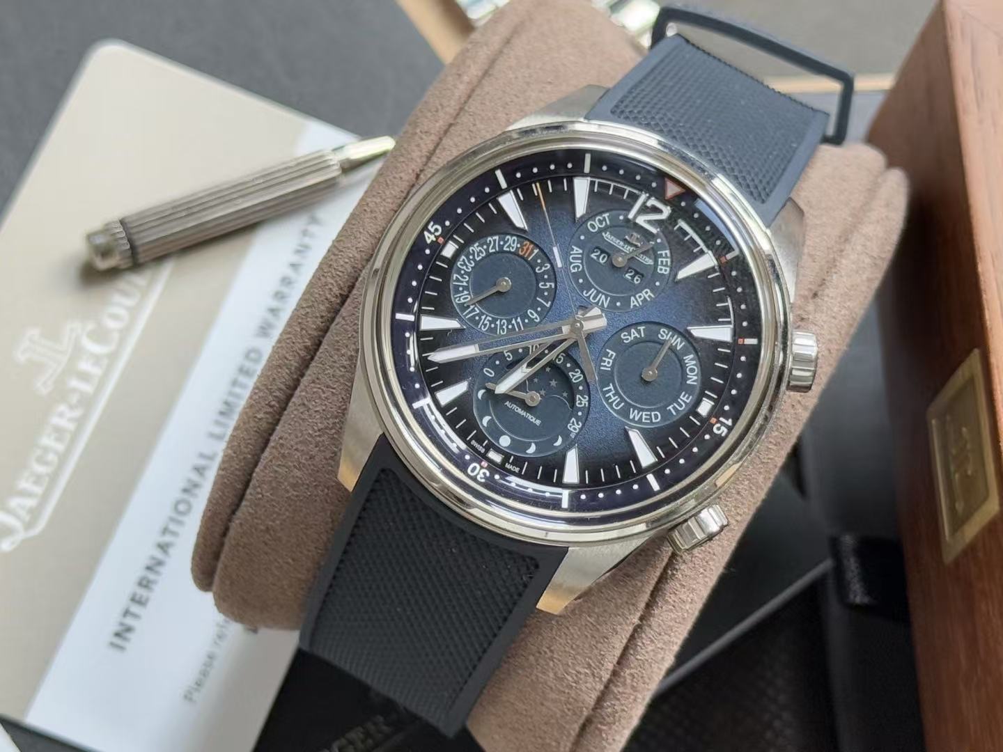 Jaeger-LeCoultre Q9088180 detail 2