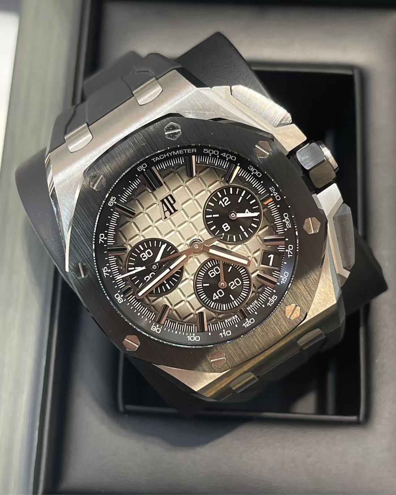 Audemars Piguet 26420SO.OO.A600CA.01 detail 1