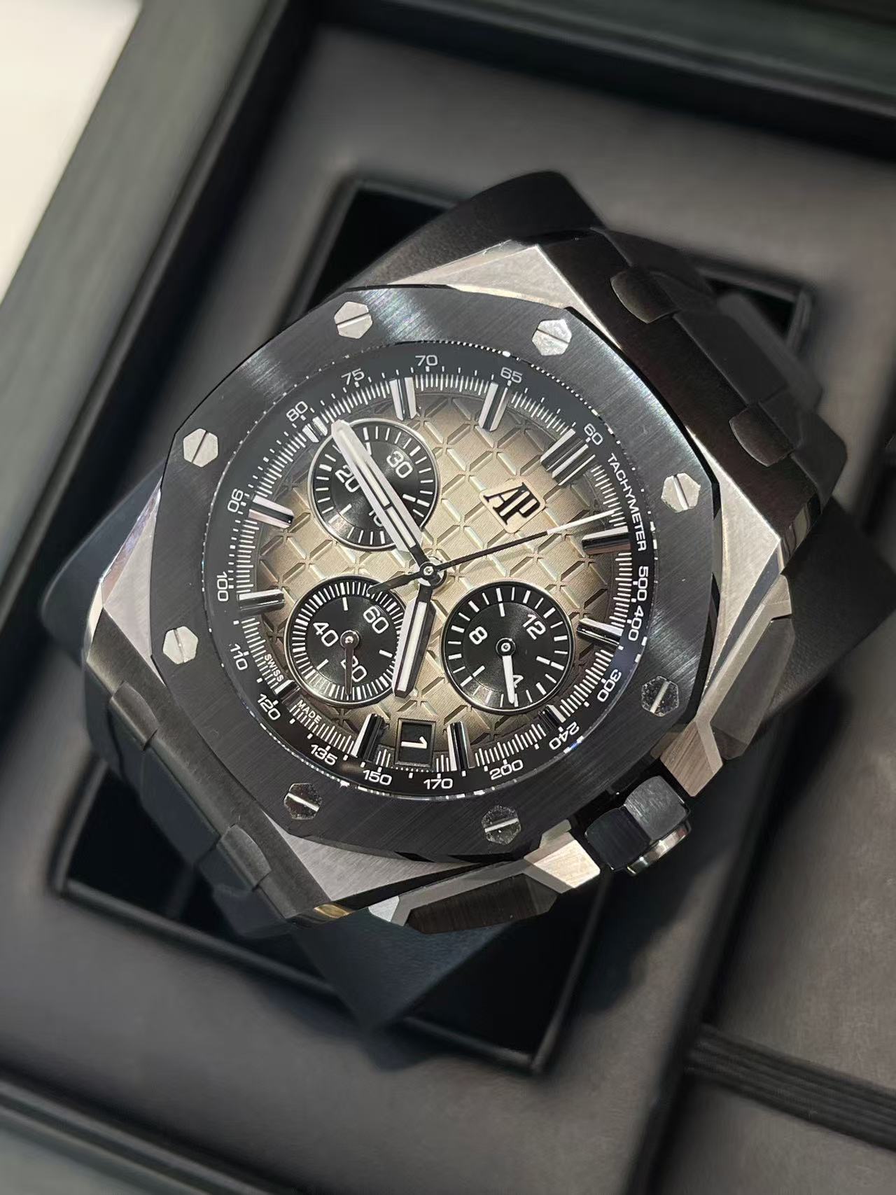 Audemars Piguet 26420SO.OO.A600CA.01 detail 2