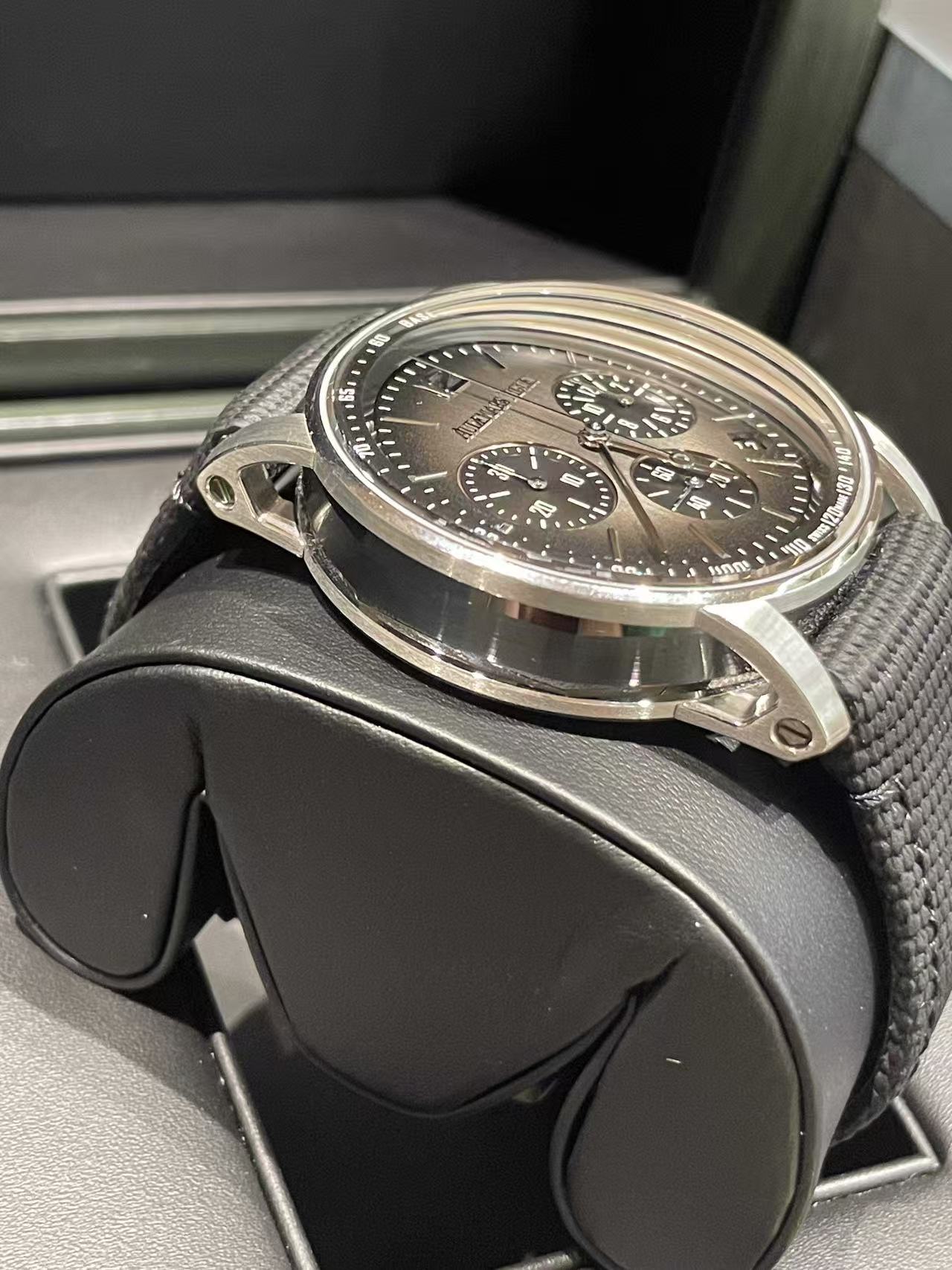 Audemars Piguet 26393NB.OO.A002KB.01 detail 4