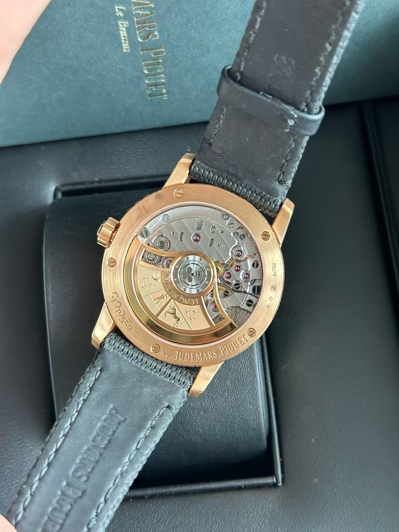 Audemars Piguet 15210or detail 4