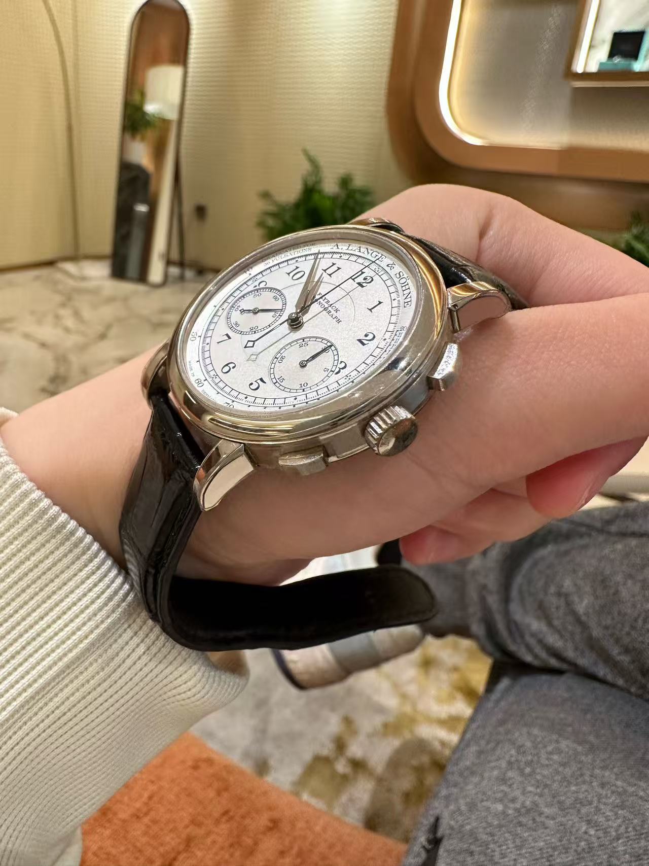 A. Lange & S&ouml;hne 410.026 detail 2