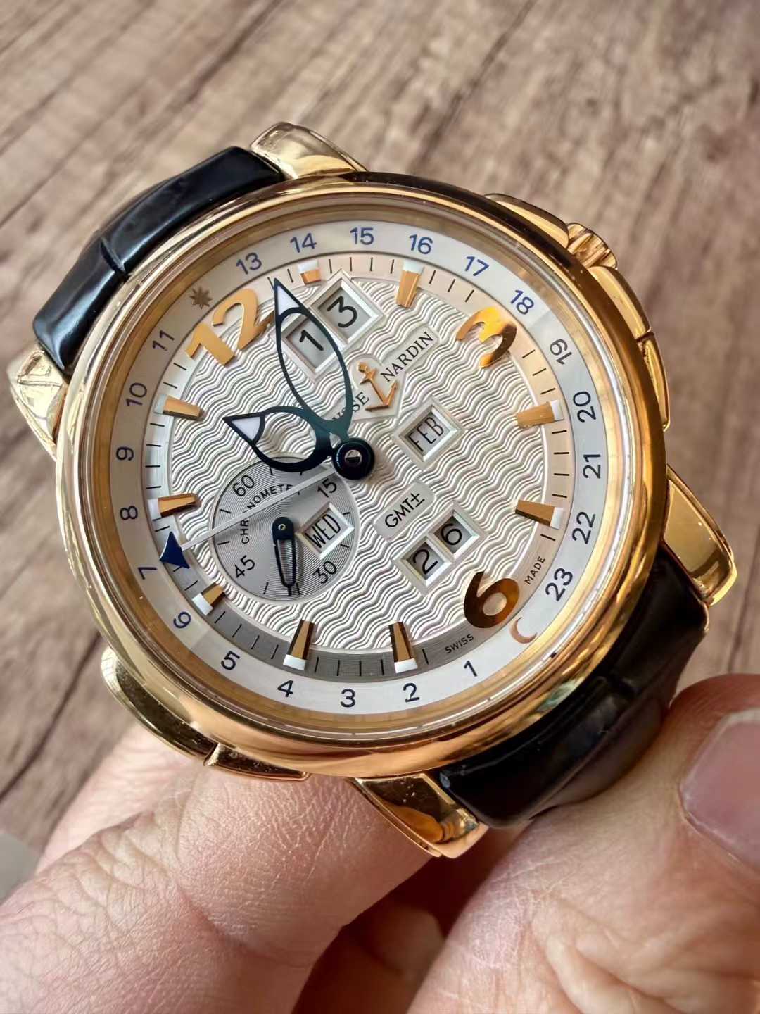 Ulysse Nardin 326-60 detail 1