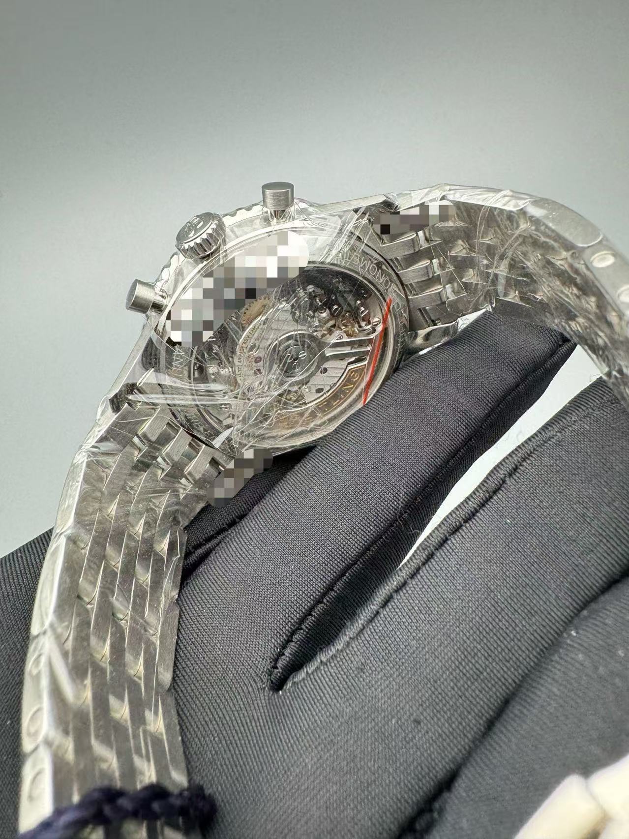 Breitling AB0139211L1A1 detail 5