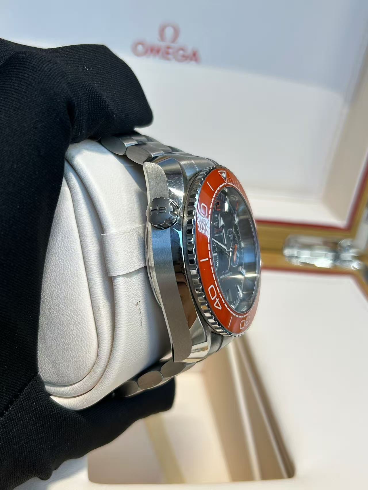 Omega 215.30.46.51.99.001 detail 1