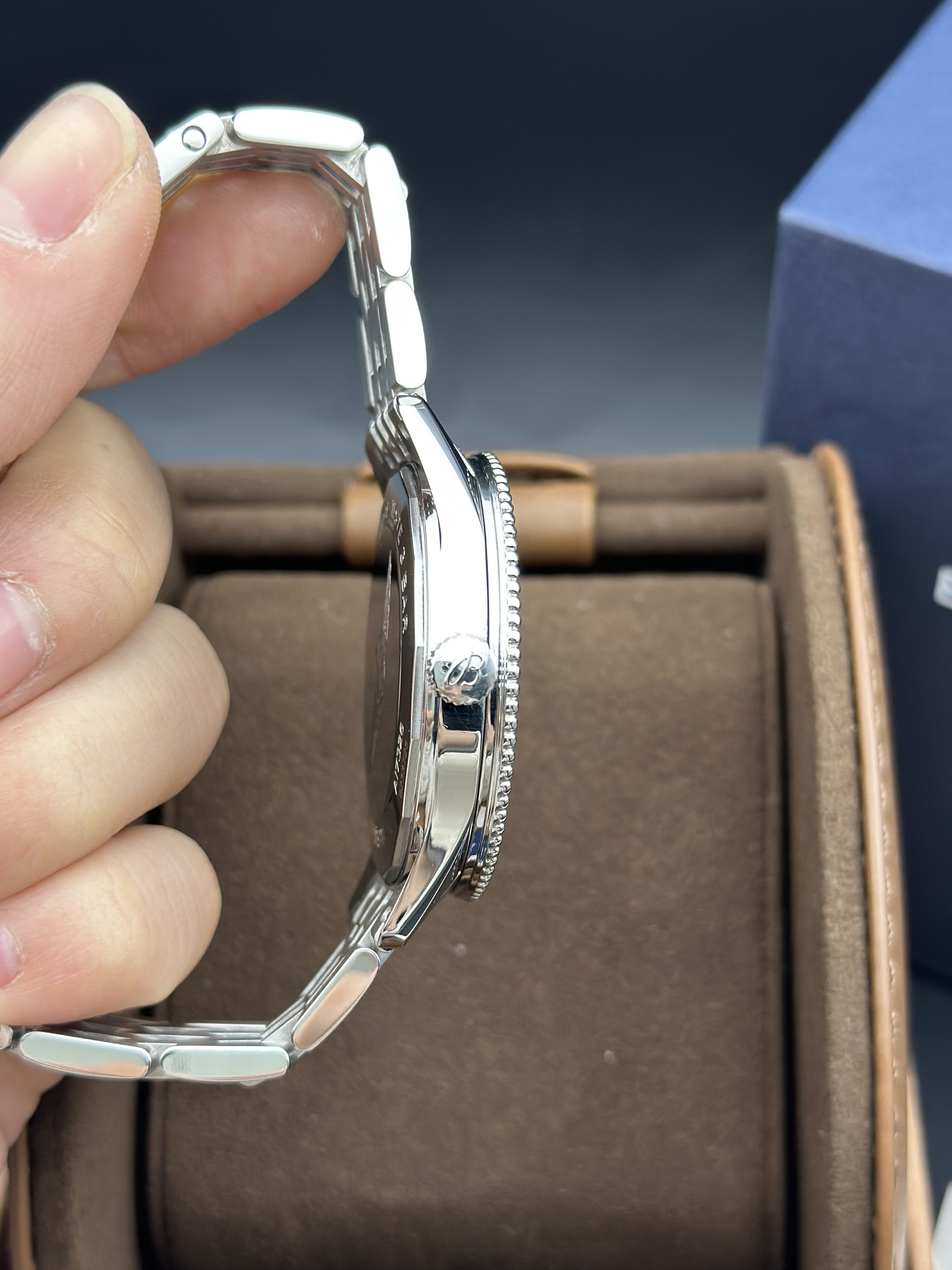 Breitling A17326211C1A1 detail 2