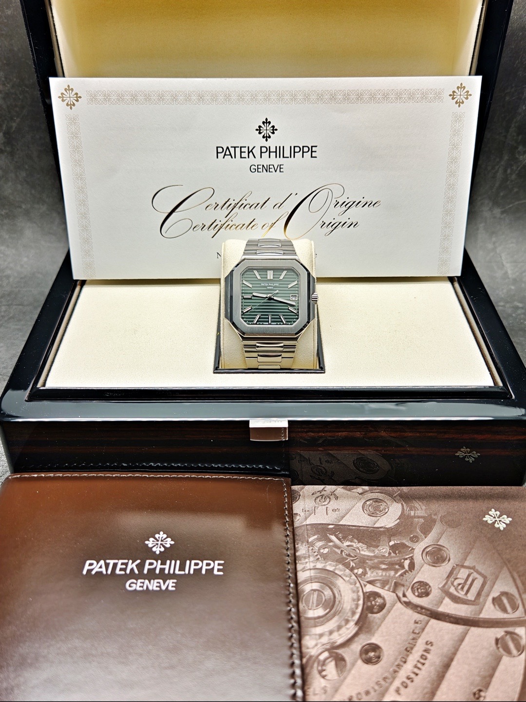 Patek Philippe 5821 / 1A-001 detail 8