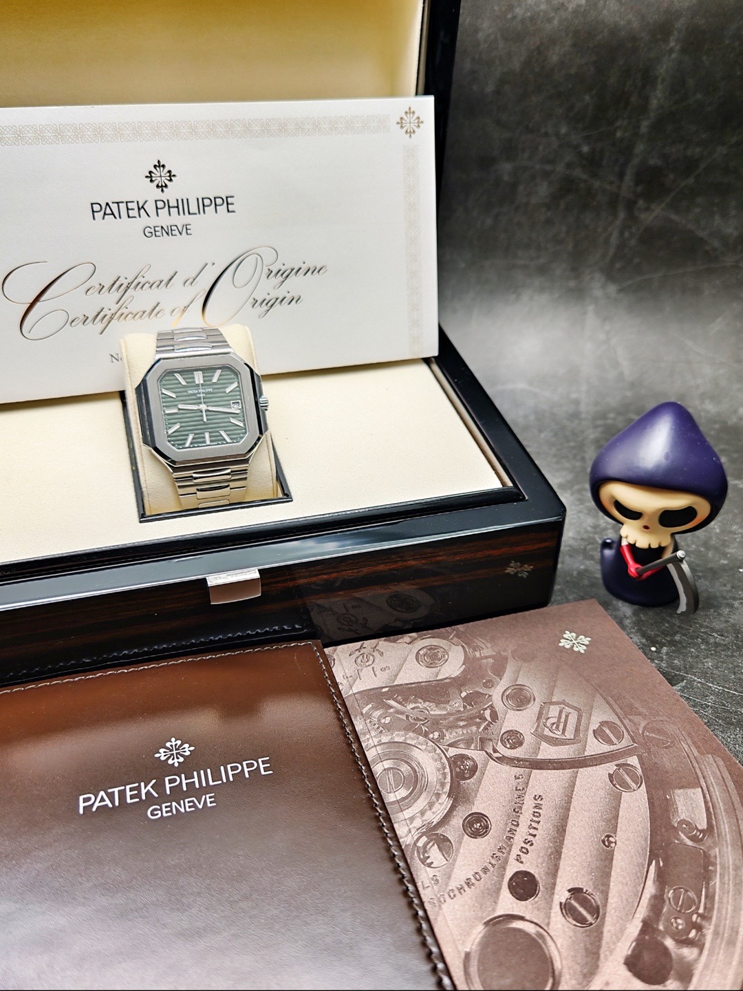 Patek Philippe 5821 / 1A-001 detail 7