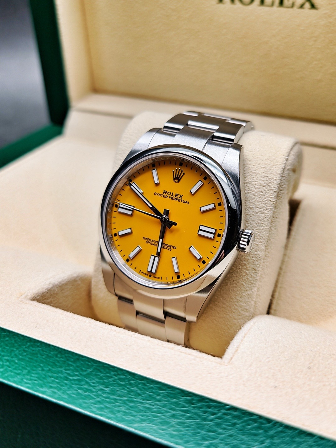 Rolex 124300-0004 detail 1