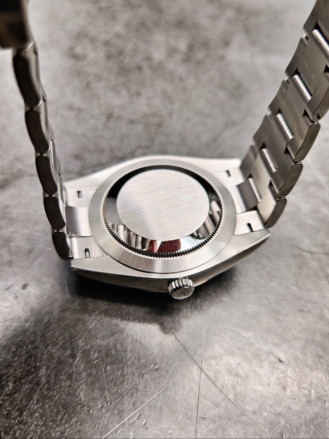 Rolex 124300-0004 detail 5