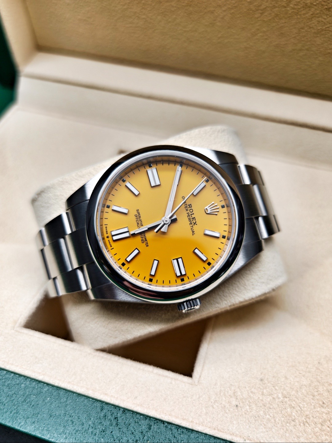 Rolex 124300-0004 detail 3
