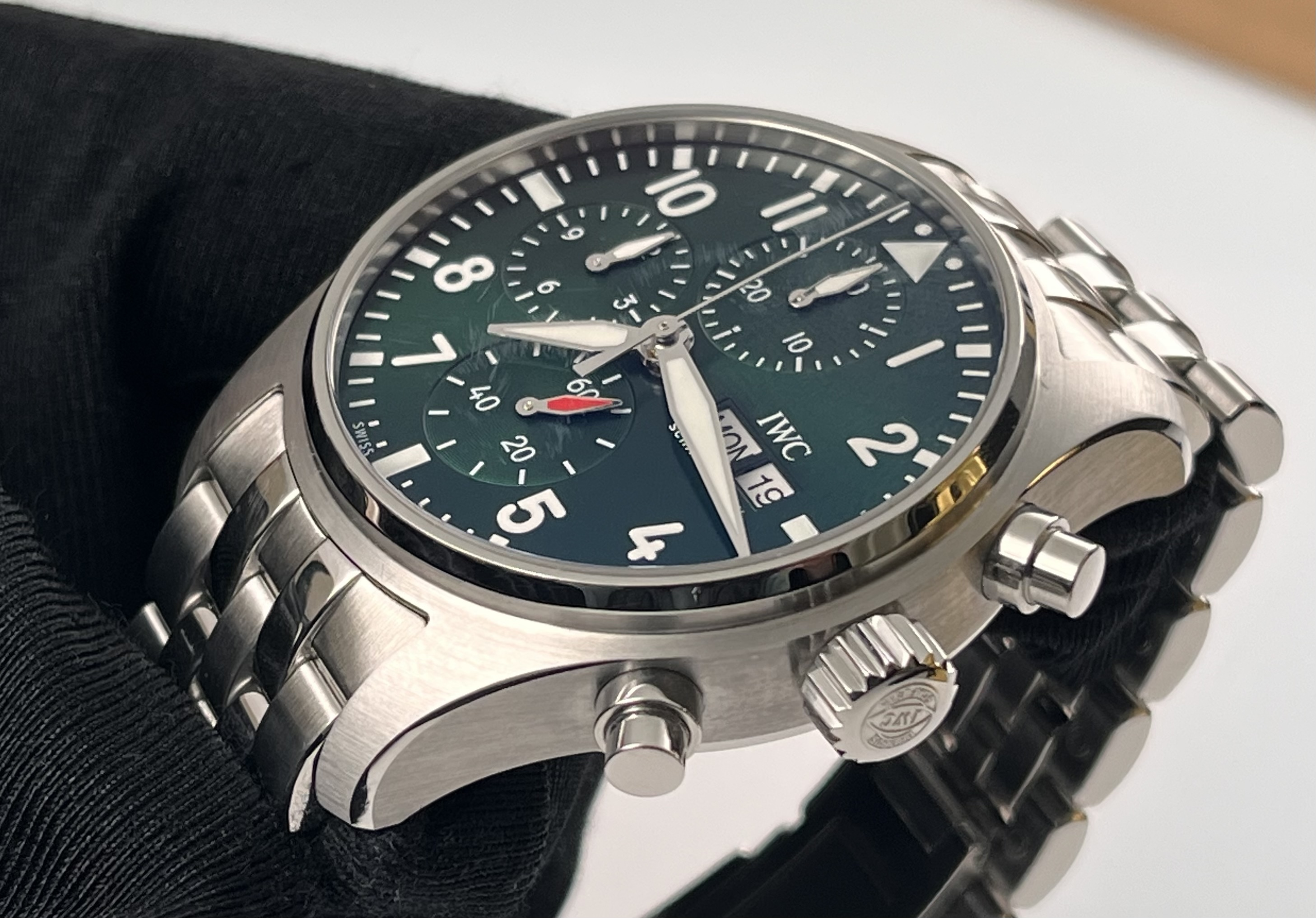 IWC IW388104 detail 2