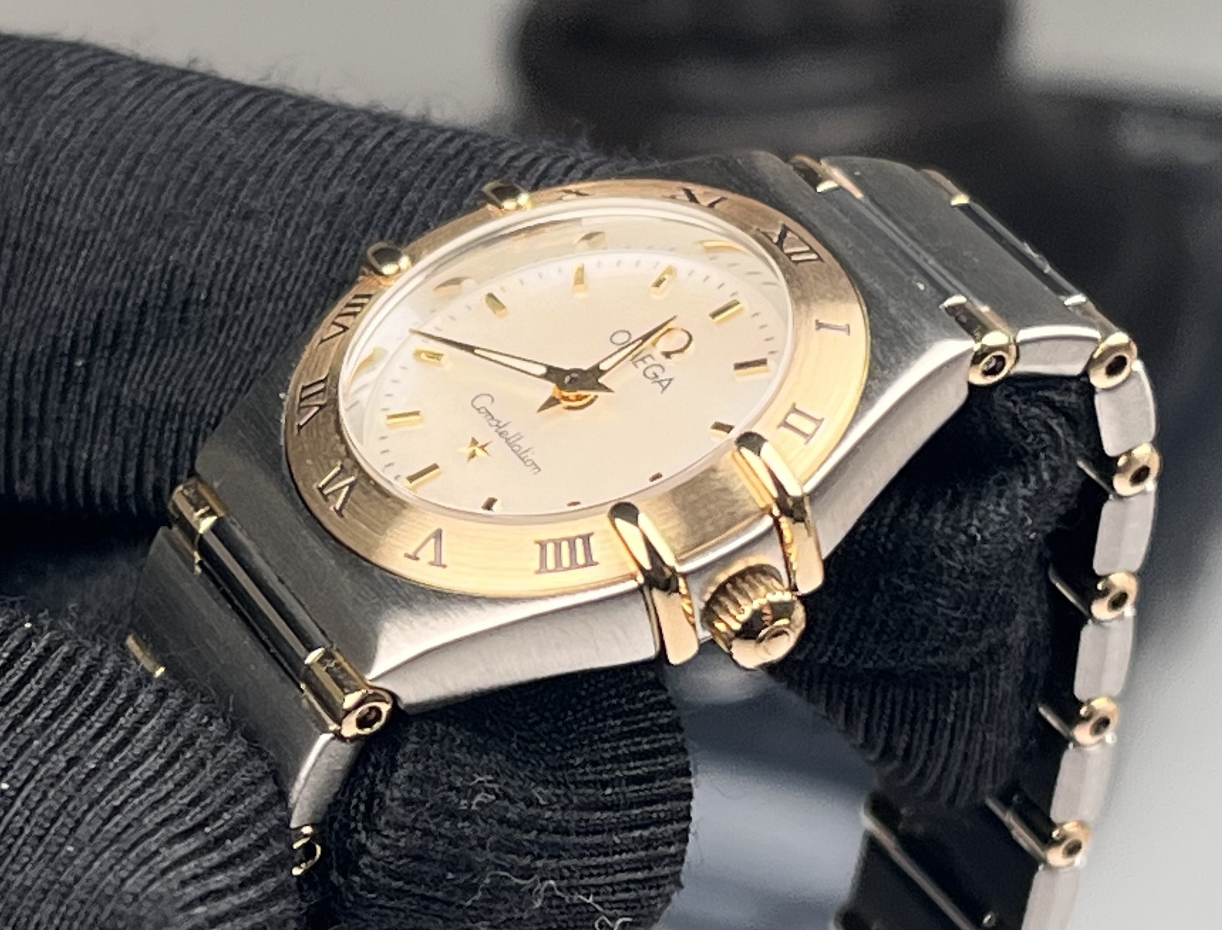 Omega 1362.70.00 detail 2