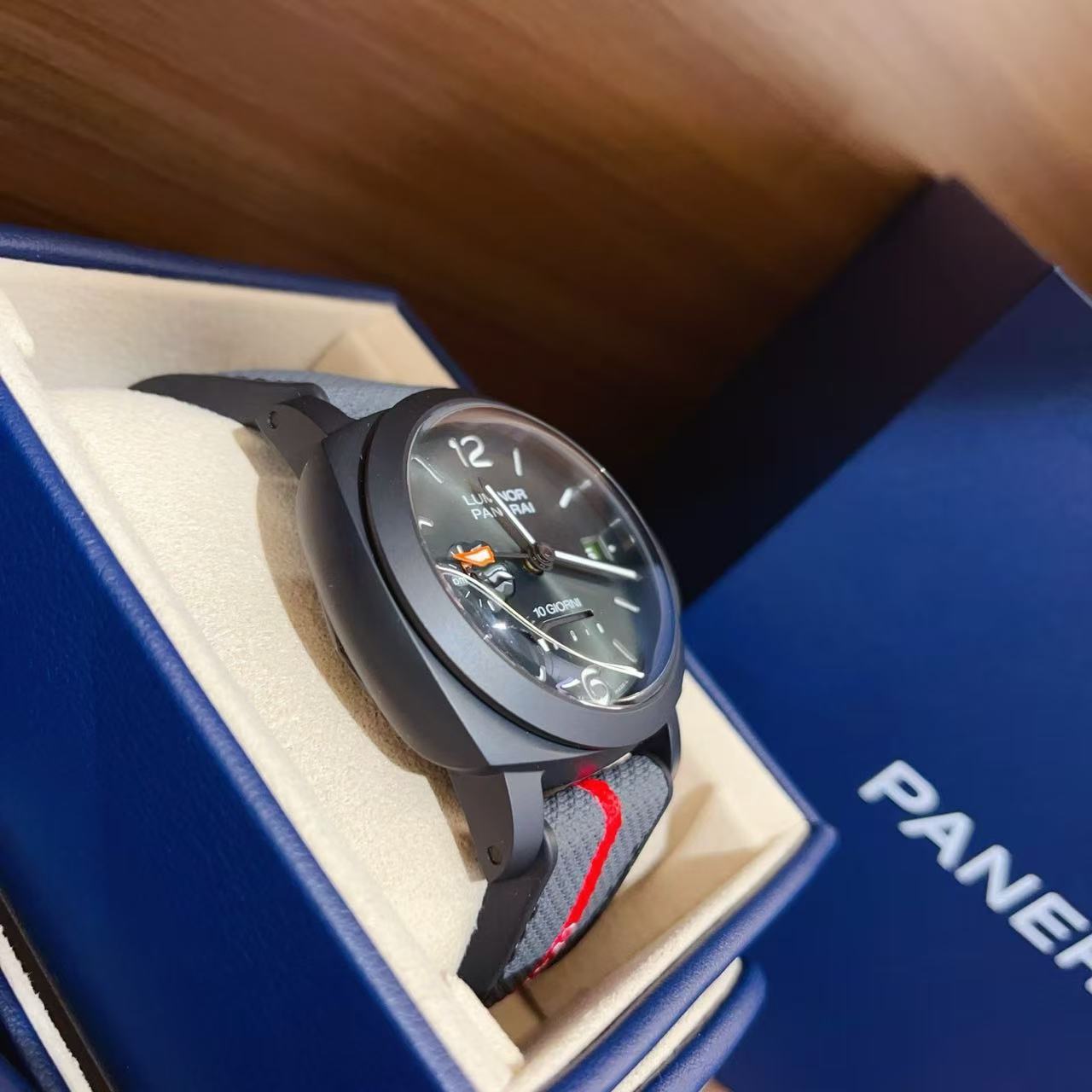 Panerai PAM01483 detail 5