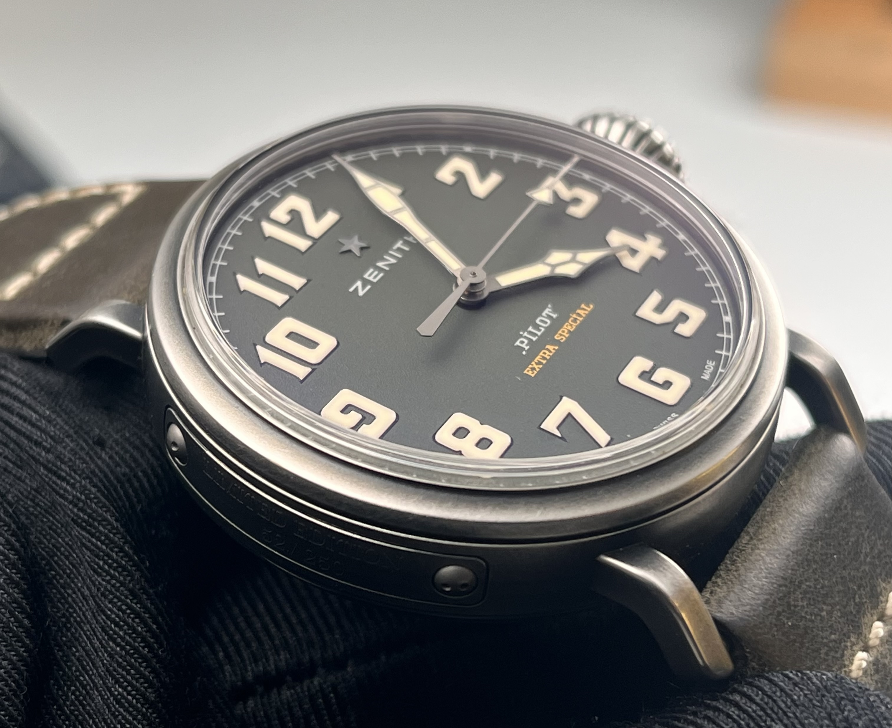 Zenith 11.1943.679 / 63.C800 detail 1