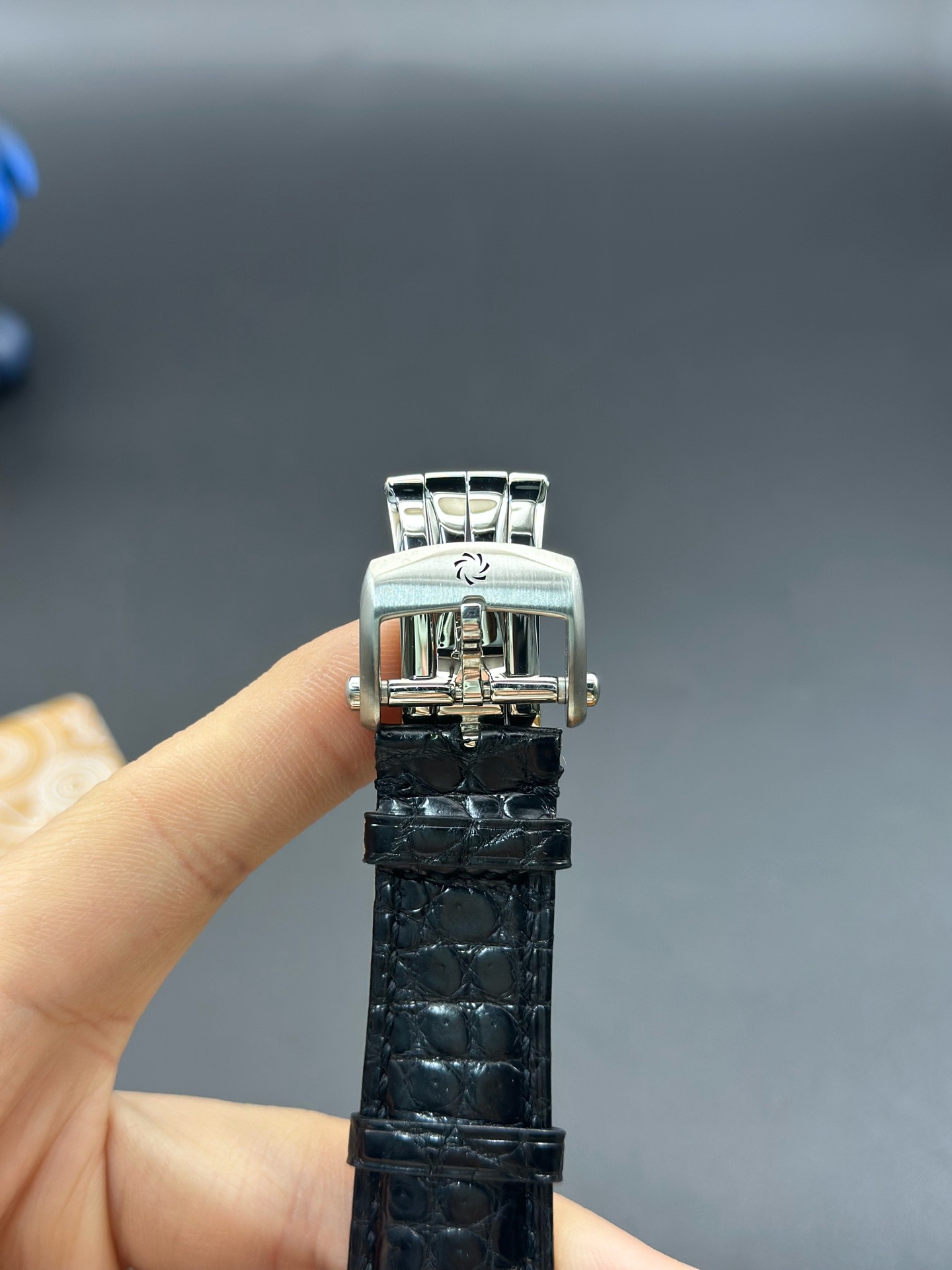 Carl F. Bucherer 00.10919.08.33.02 detail 4