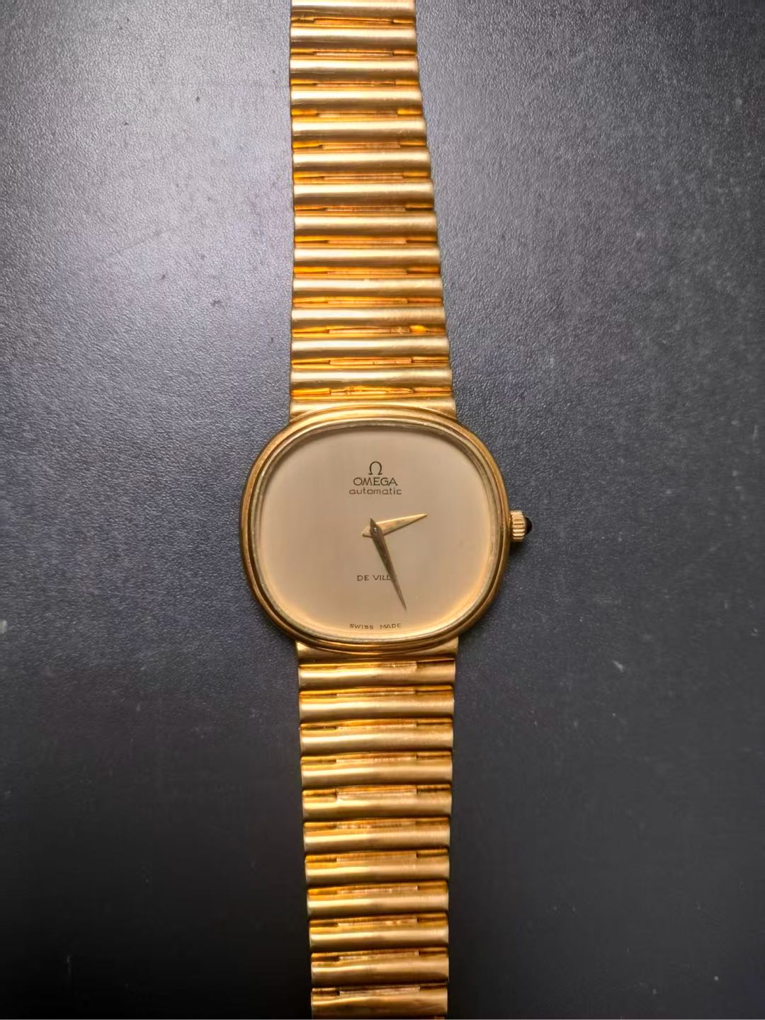 Omega Vintage detail 1