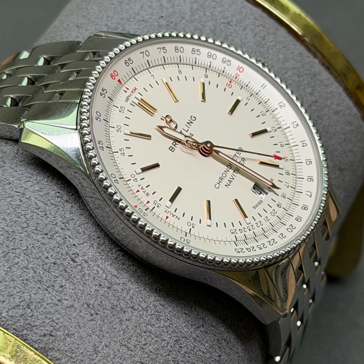 Breitling A17326211G1A1 detail 2
