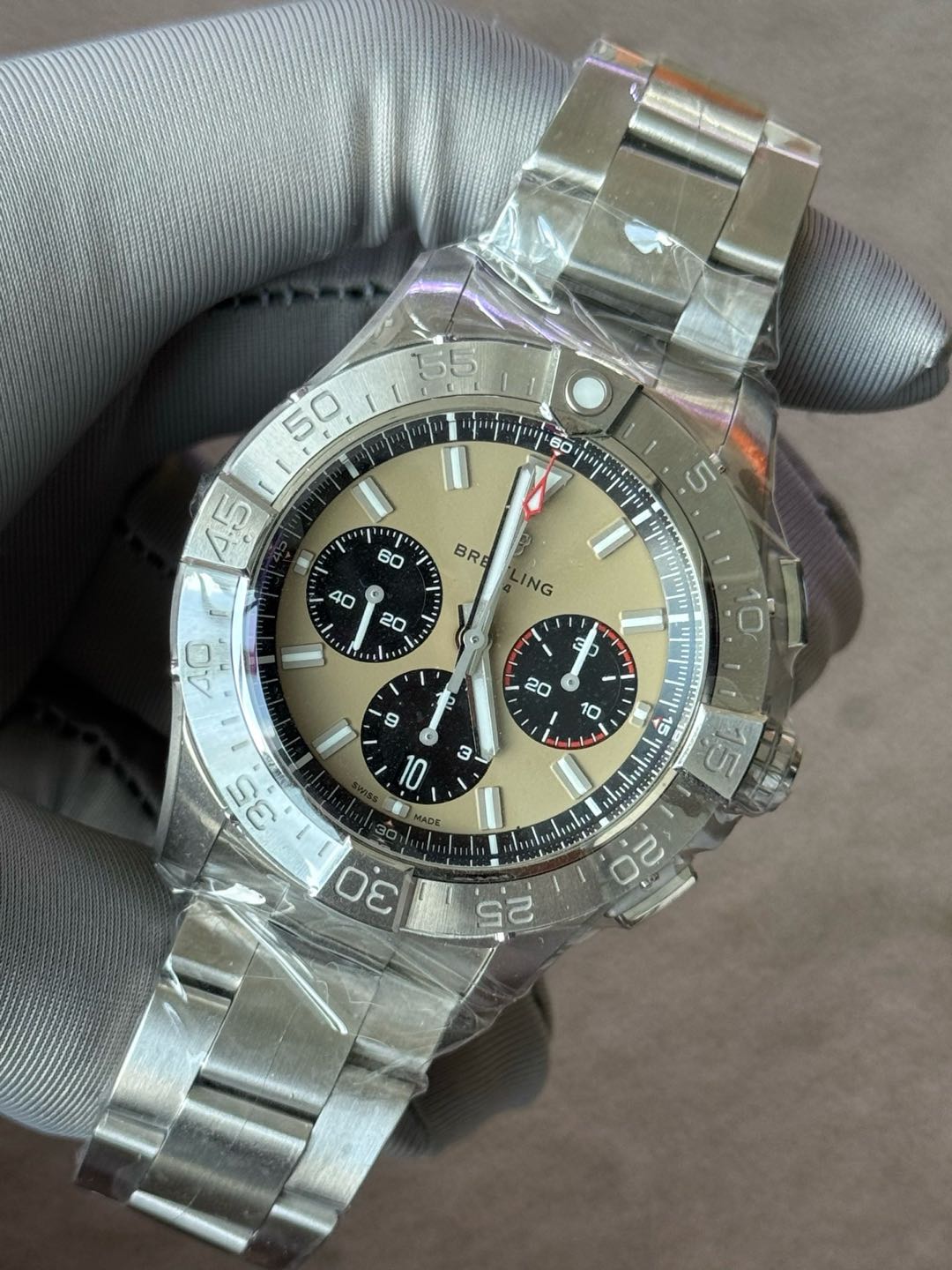 Breitling AB0147101A1A1 detail 2