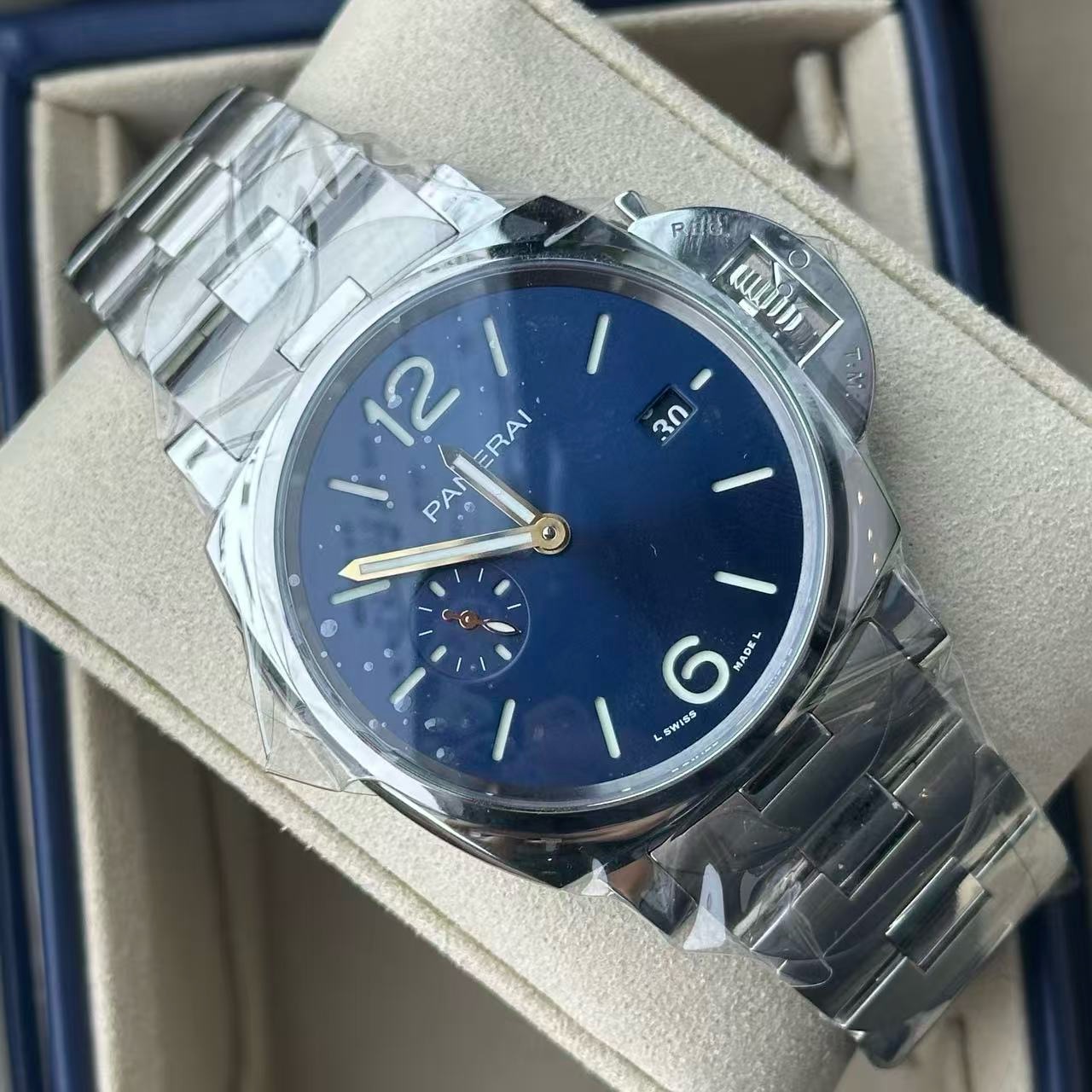 Panerai PAM01124 detail 2