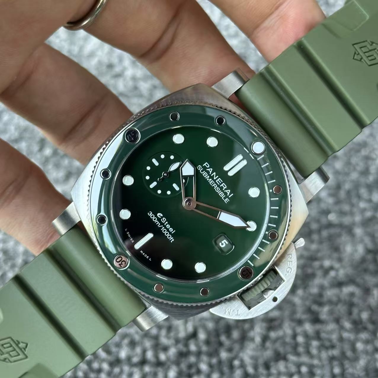 Panerai PAM01287 detail 3