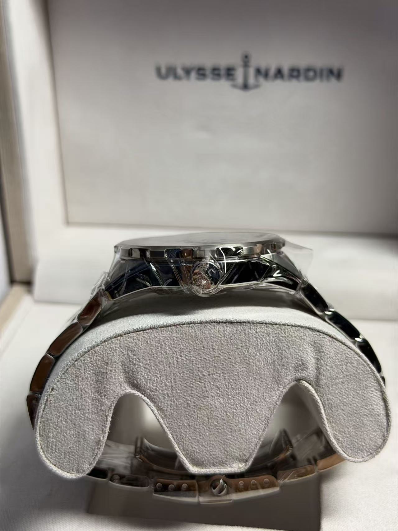 Ulysse Nardin 8163-175 detail 5
