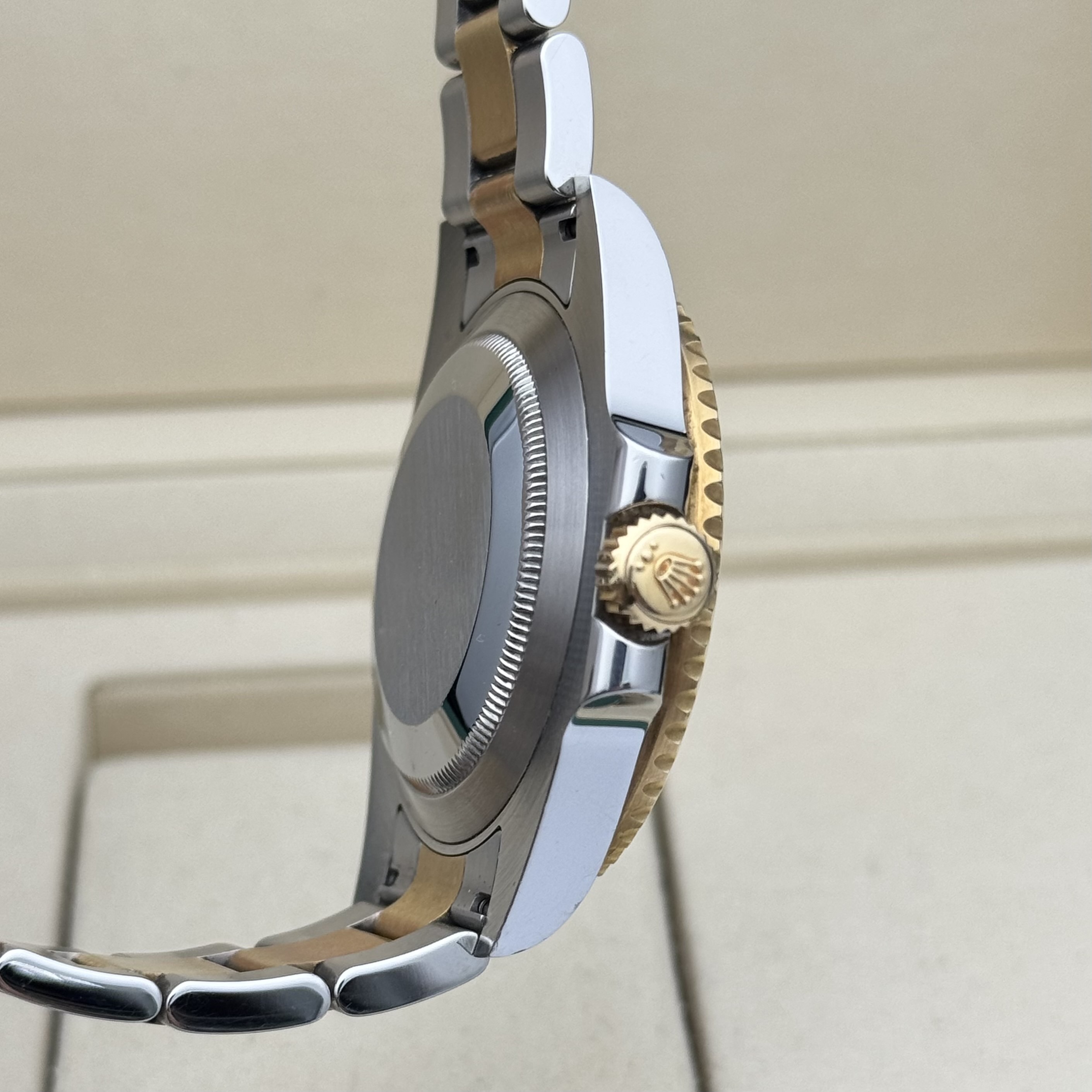 Rolex 116613ln detail 5