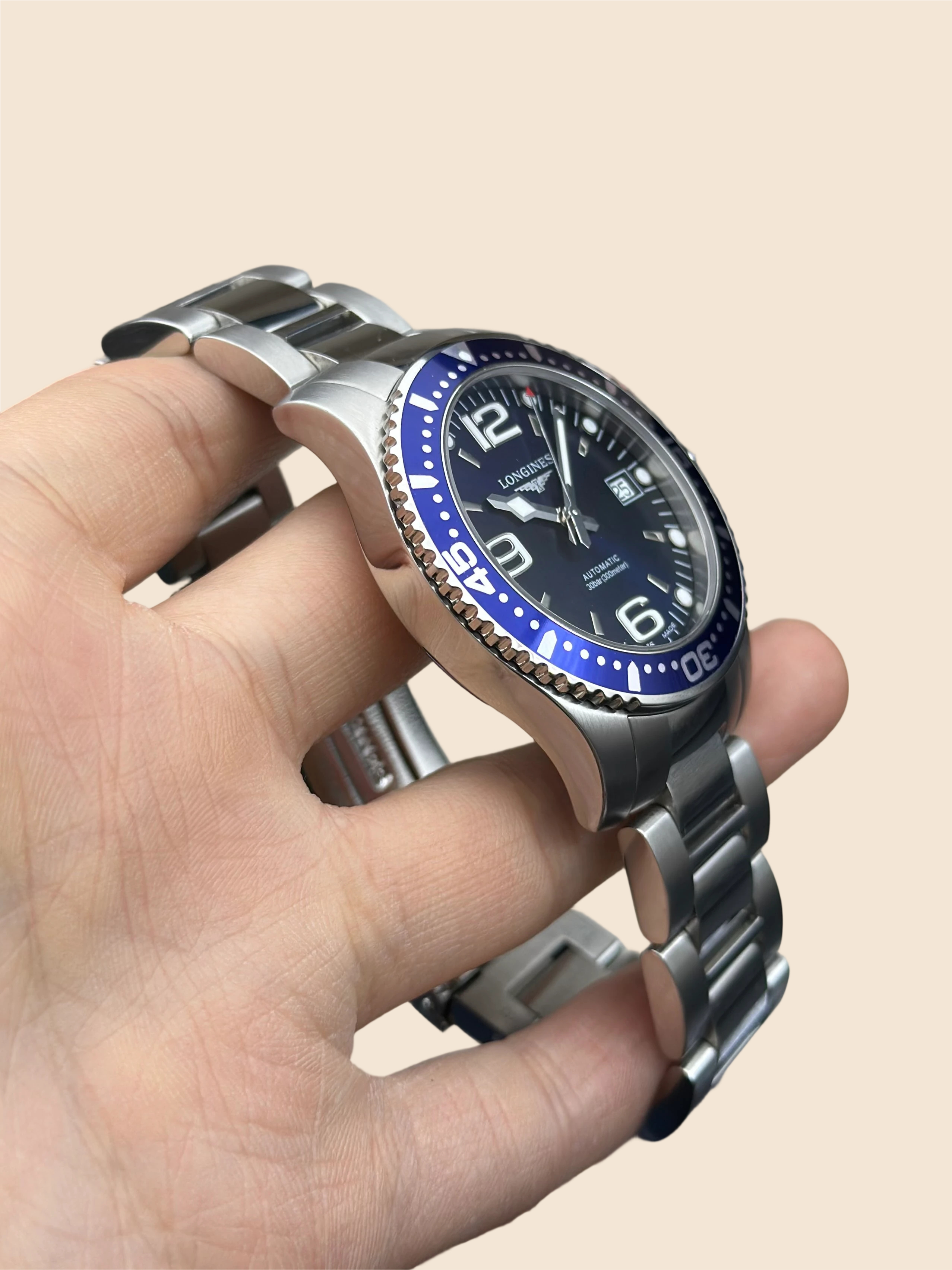 Longines L3.741.4.96.6 detail 2