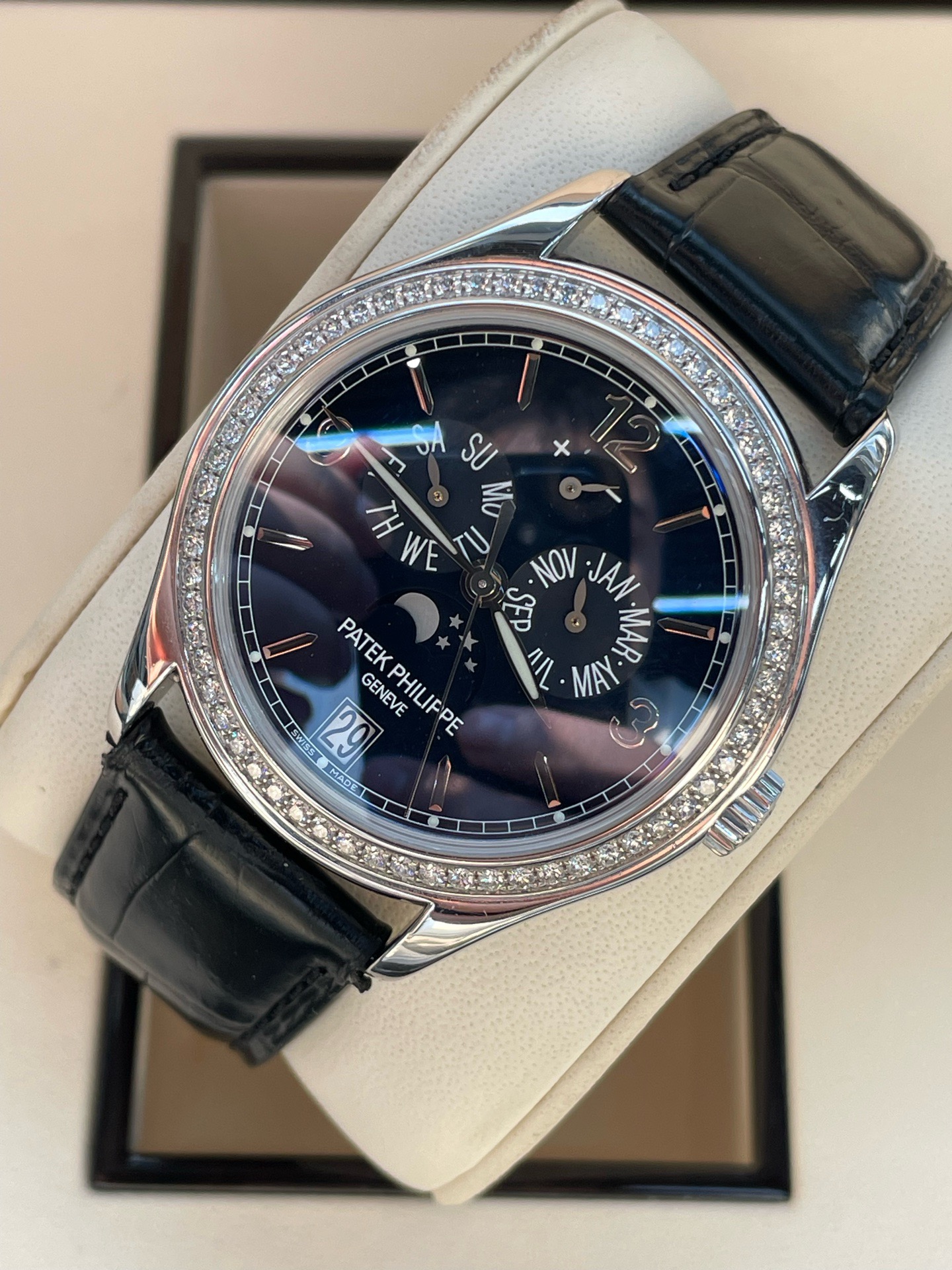 Patek Philippe 5147G-001