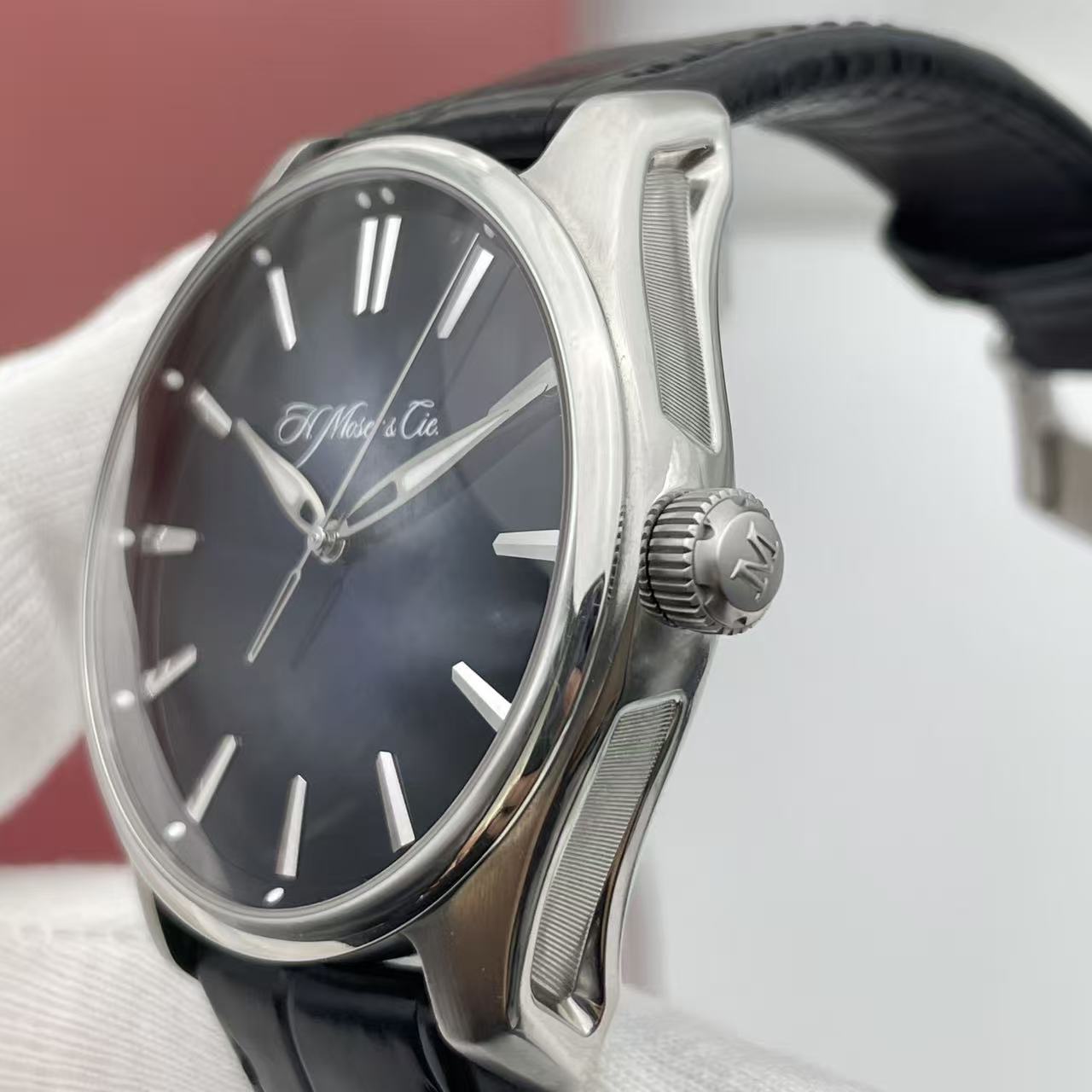 H.Moser & Cie() Vintage detail 3