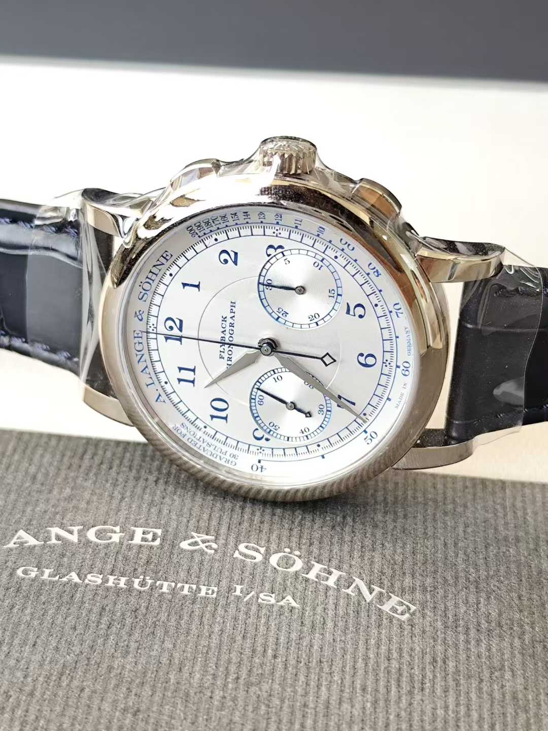 A. Lange & S&ouml;hne 414.026 detail 2