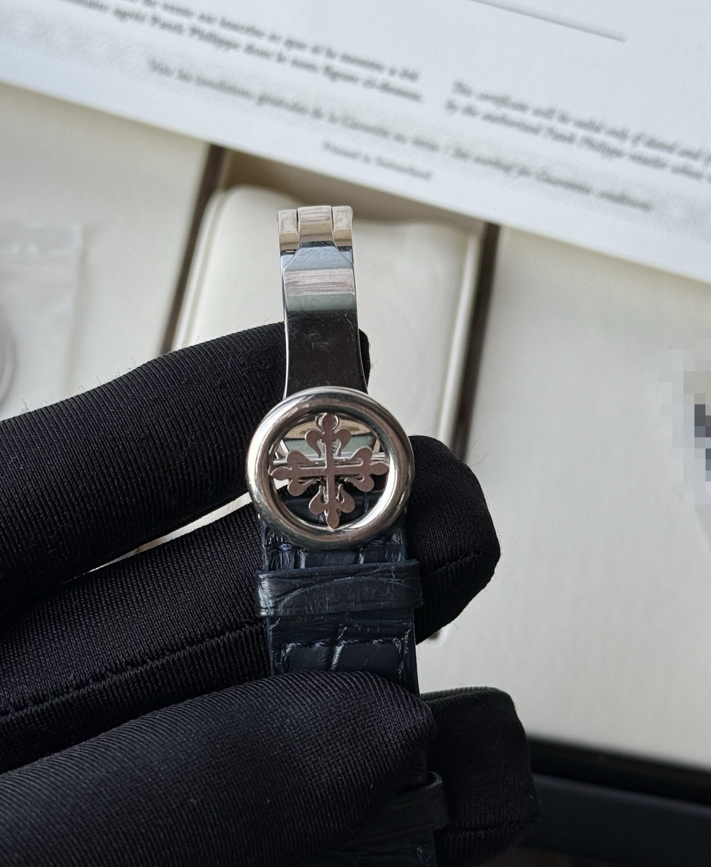 Patek Philippe 5327G-001 detail 2