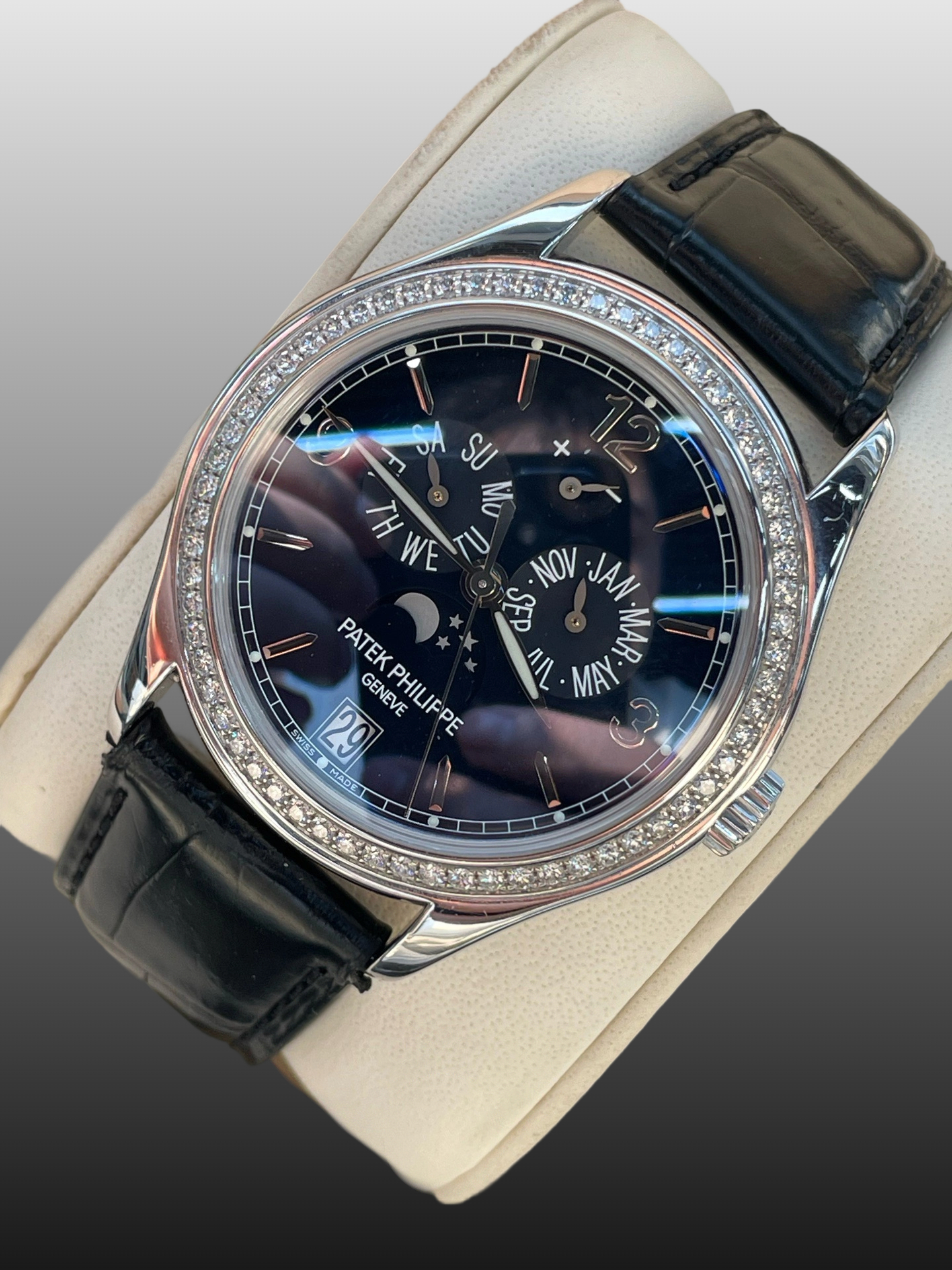Patek Philippe 5147G-001 detail 4