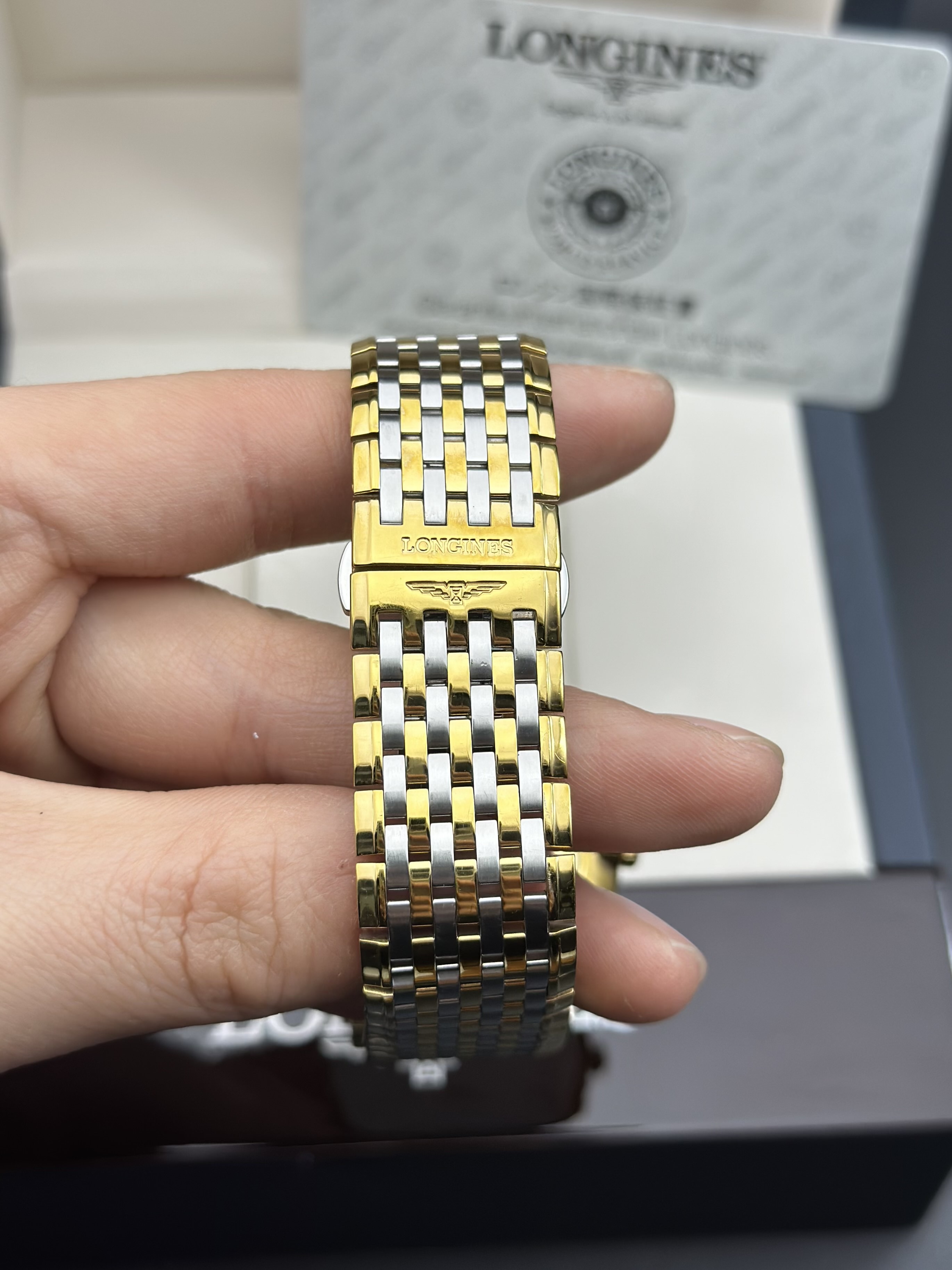 Longines L4.908.2.11.7 detail 3