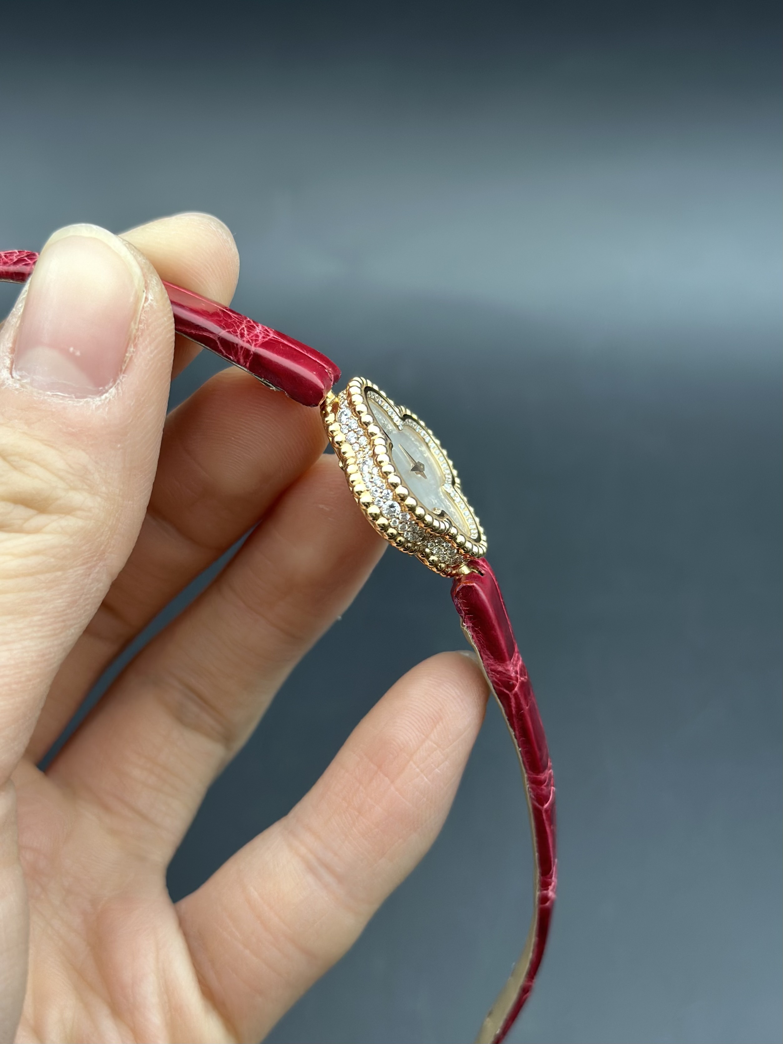 Van Cleef & Arpels VCARO8WS00 detail 2