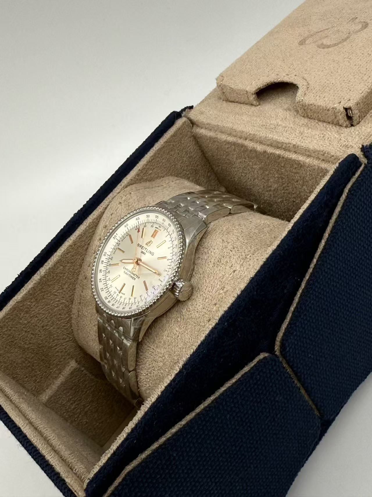 Breitling A17395F41G1A1 detail 1