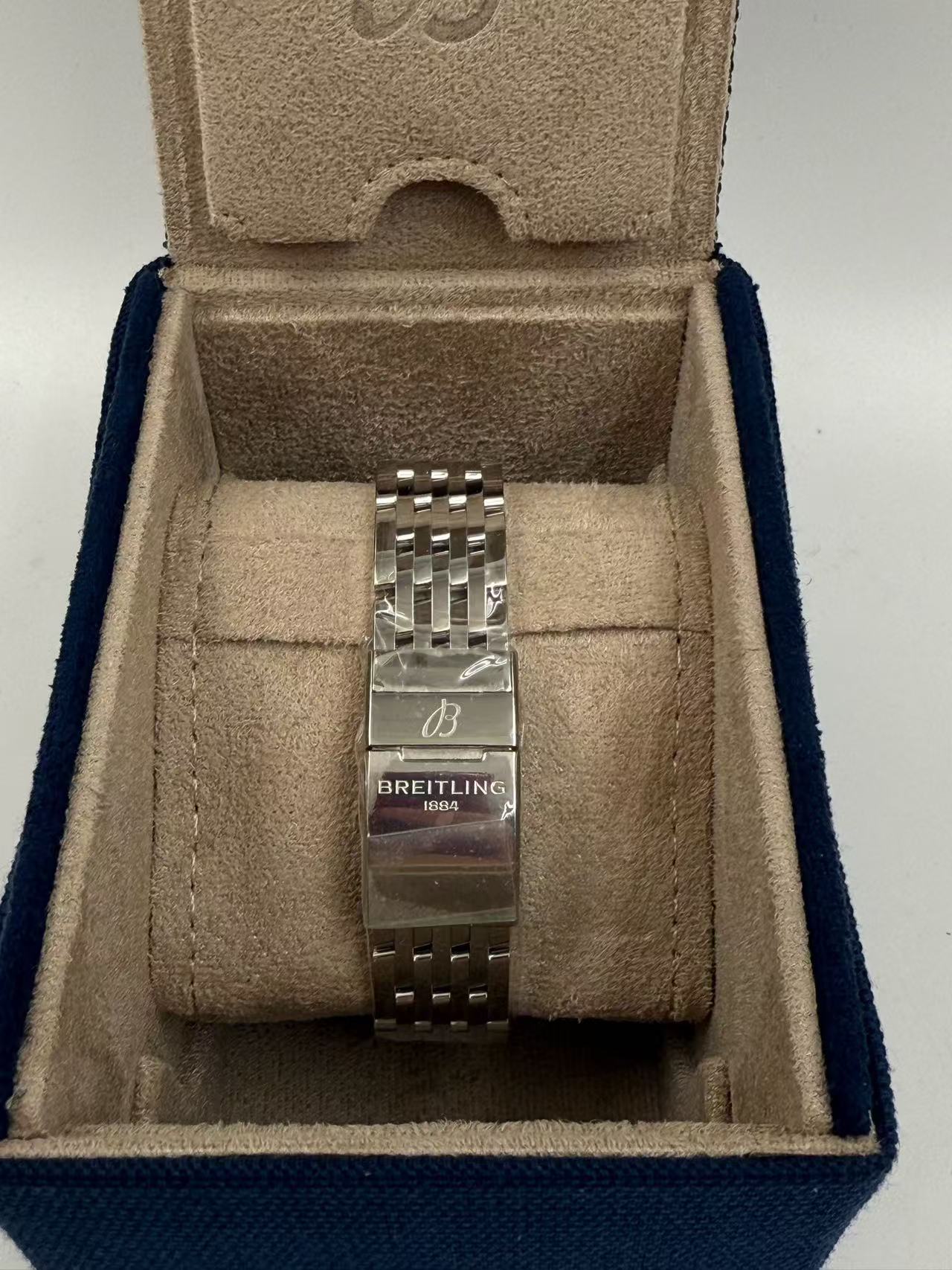 Breitling A17395F41G1A1 detail 3