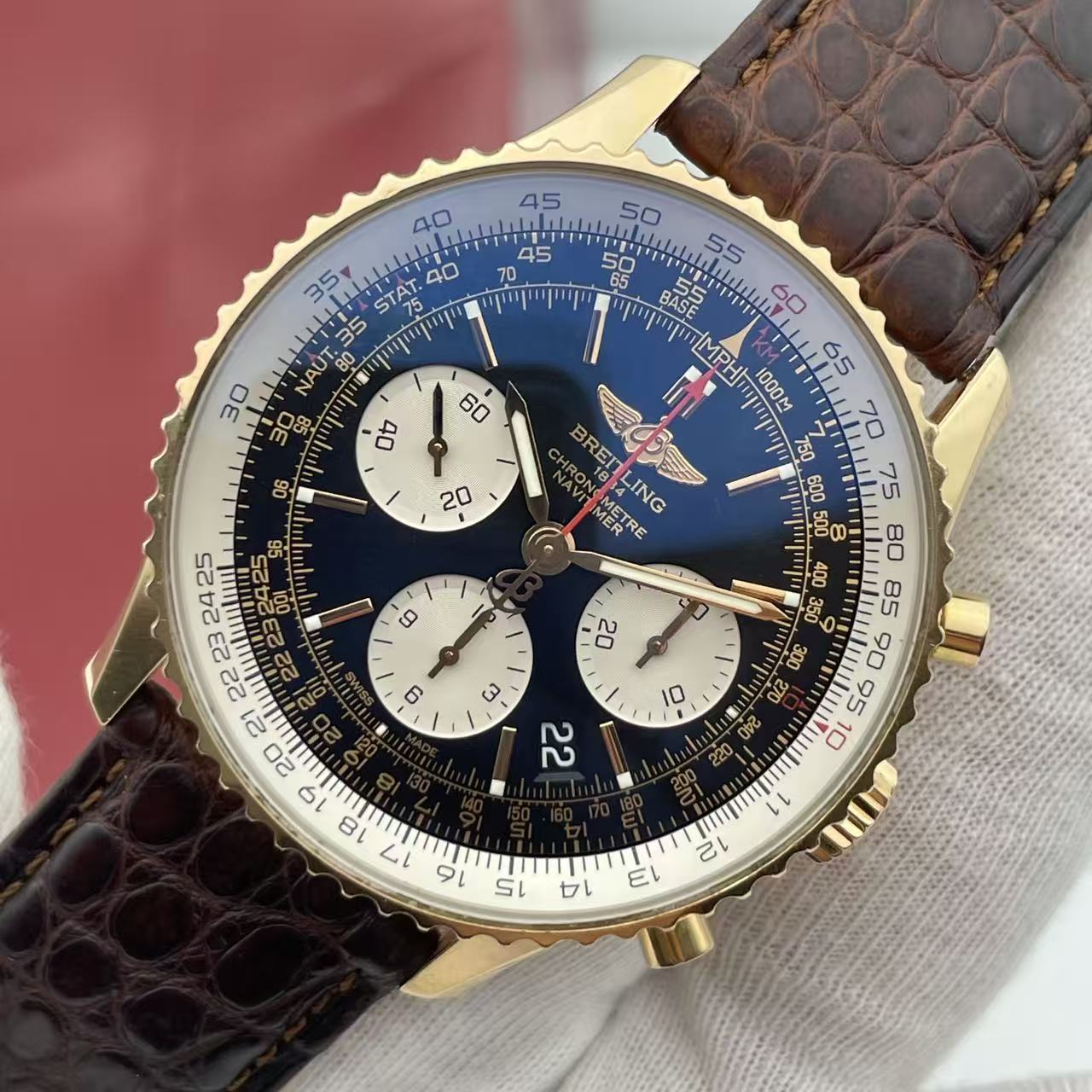 Breitling RB012012 detail 2