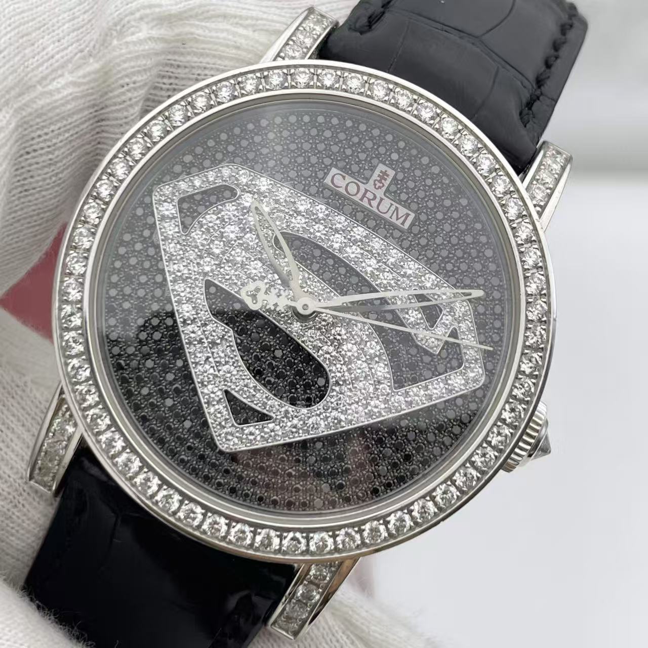 Corum 982.202.69 detail 1