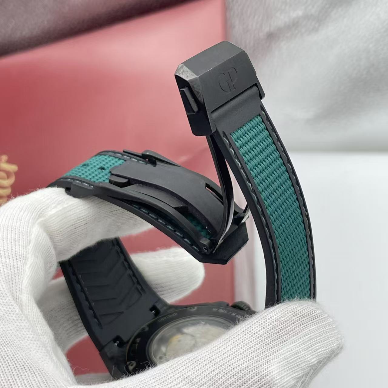 Girard Perregaux 81060 detail 5