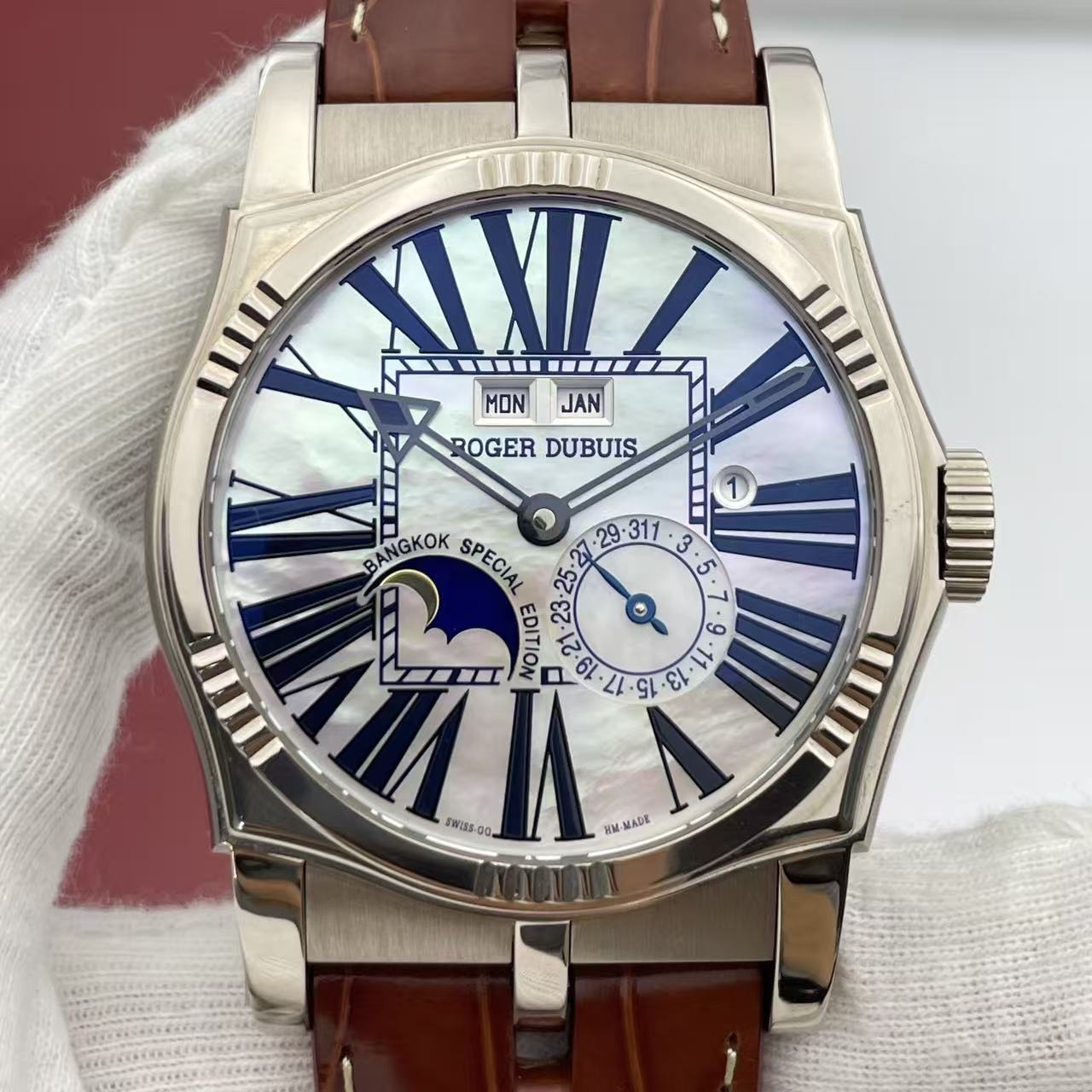 Roger Dubuis SY43