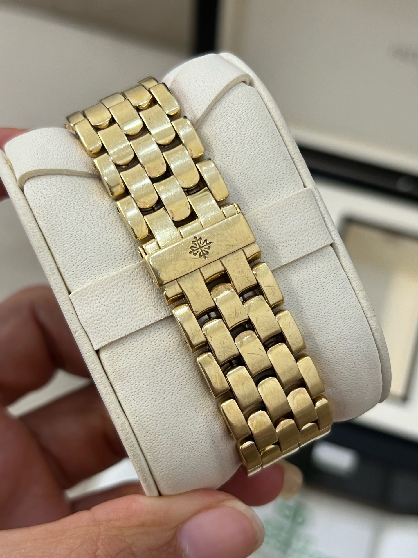 Patek Philippe 5127 / 1J-001 detail 7
