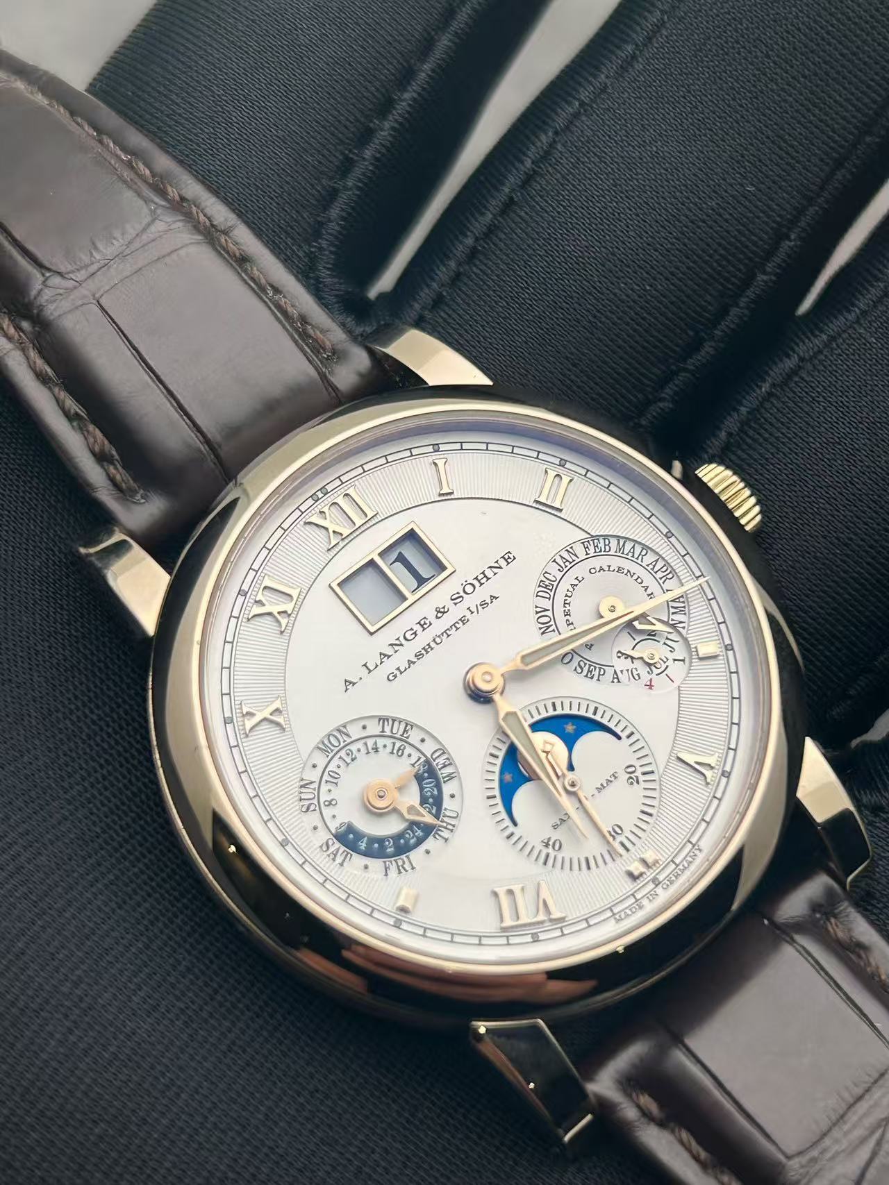 A. Lange & S&ouml;hne 310.050 detail 6