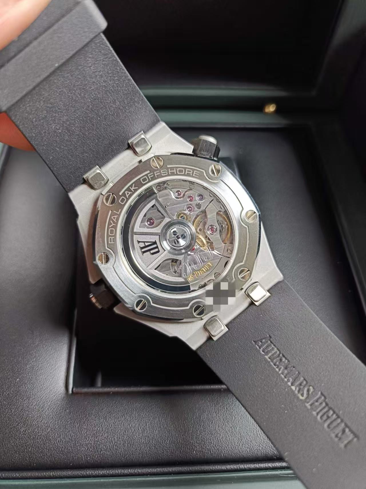 Audemars Piguet 15720st detail 3